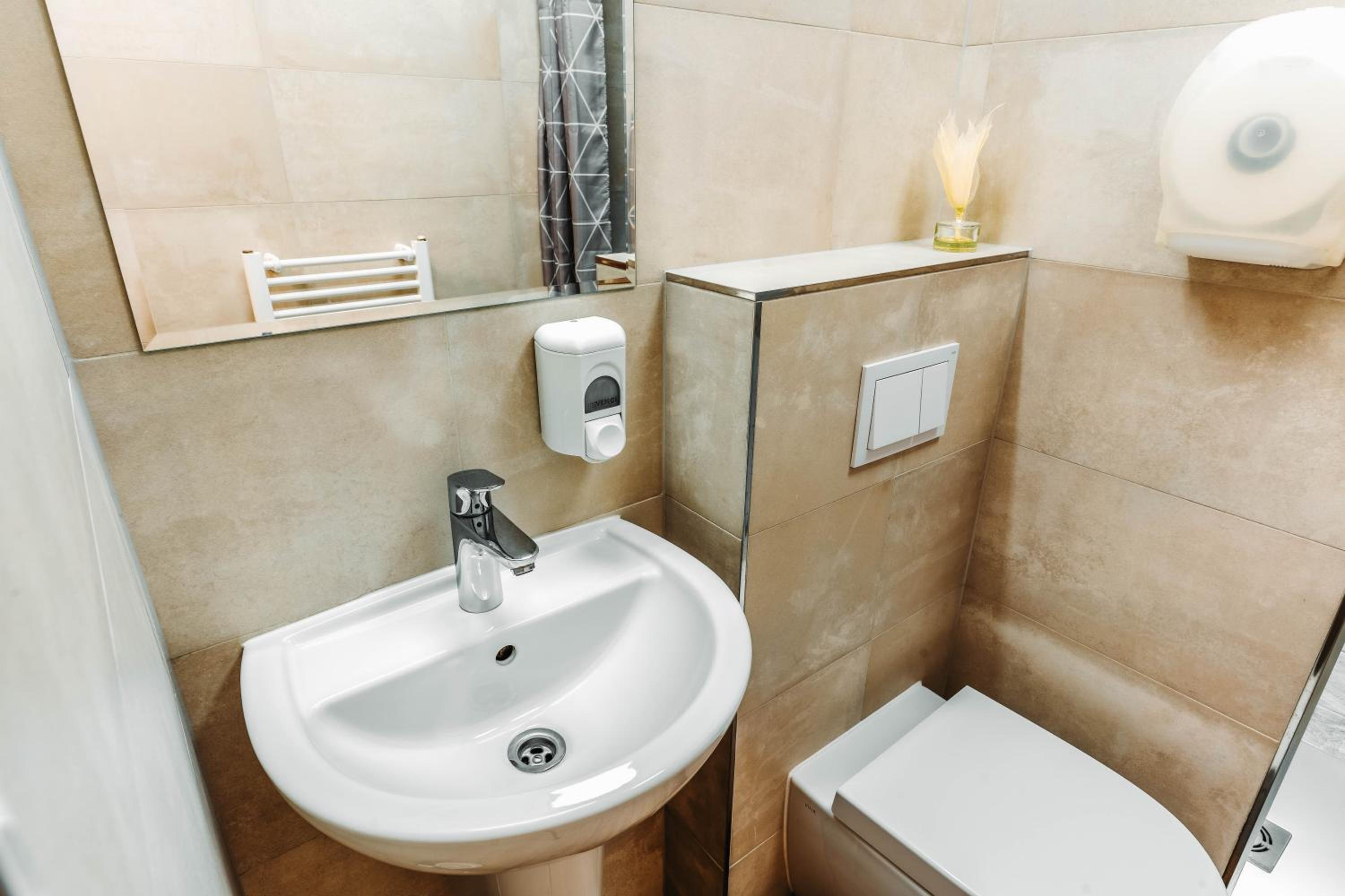 Double Room with Private Bathroom photo 3