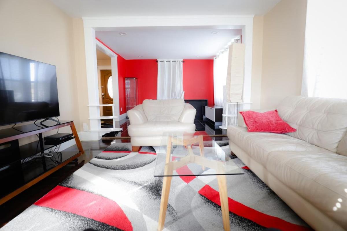 Three-Bedroom House photo 1