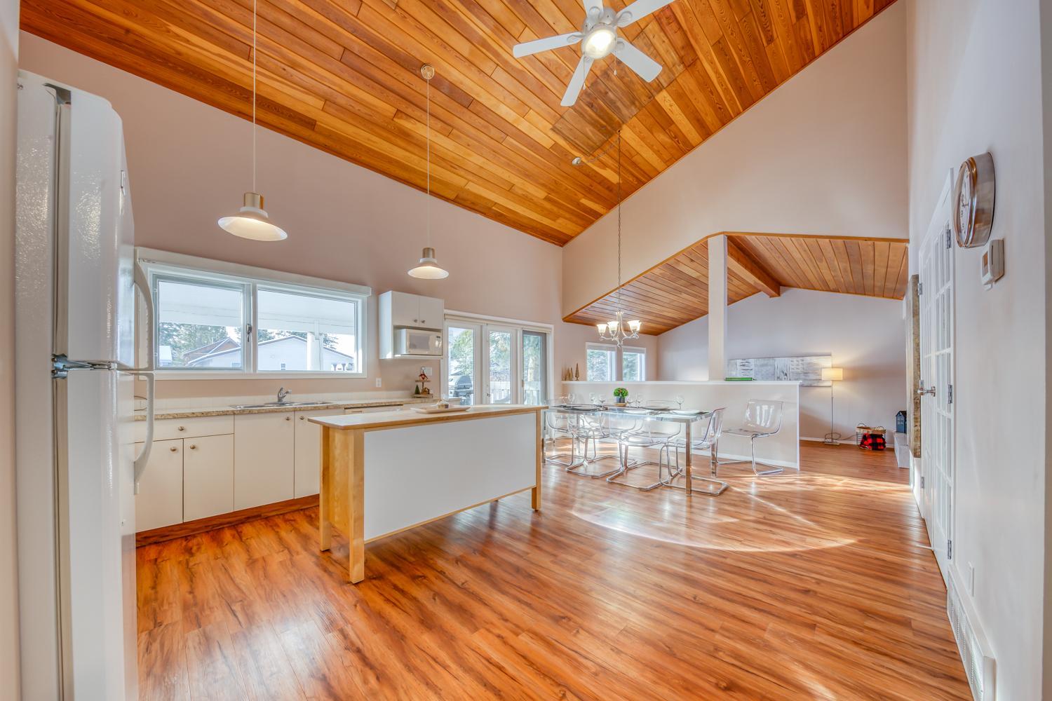 Three-Bedroom House photo 2
