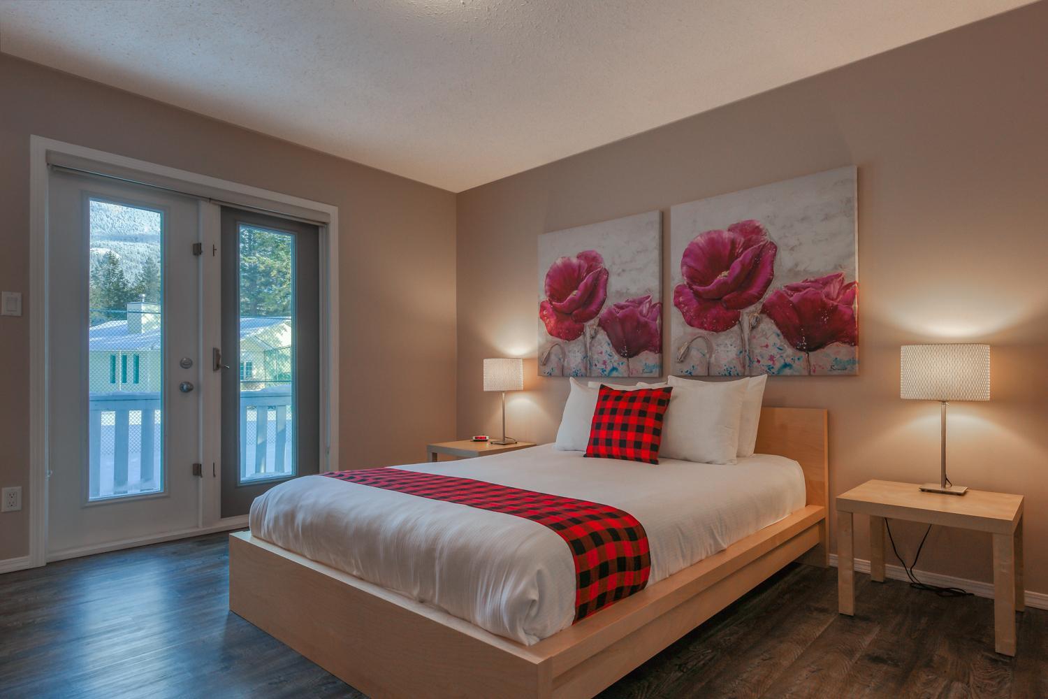 Three-Bedroom House photo 2