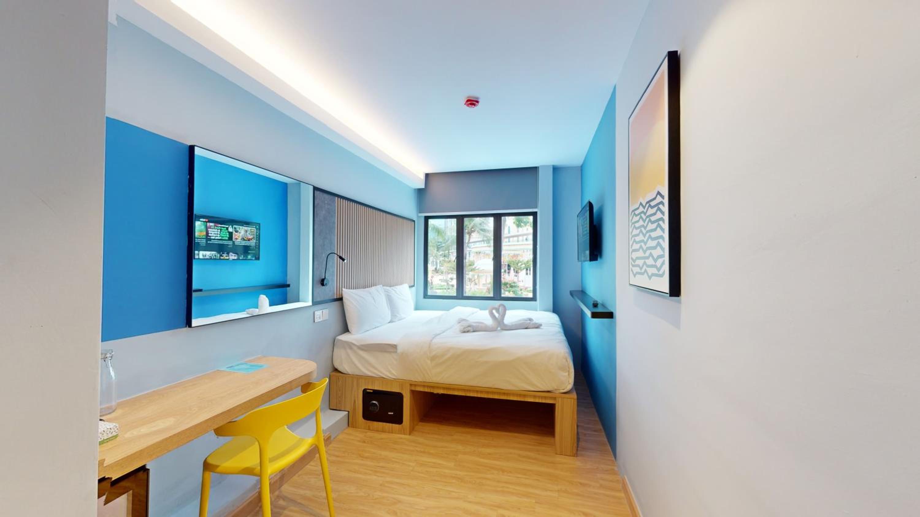Superior King Room - Photo 11
