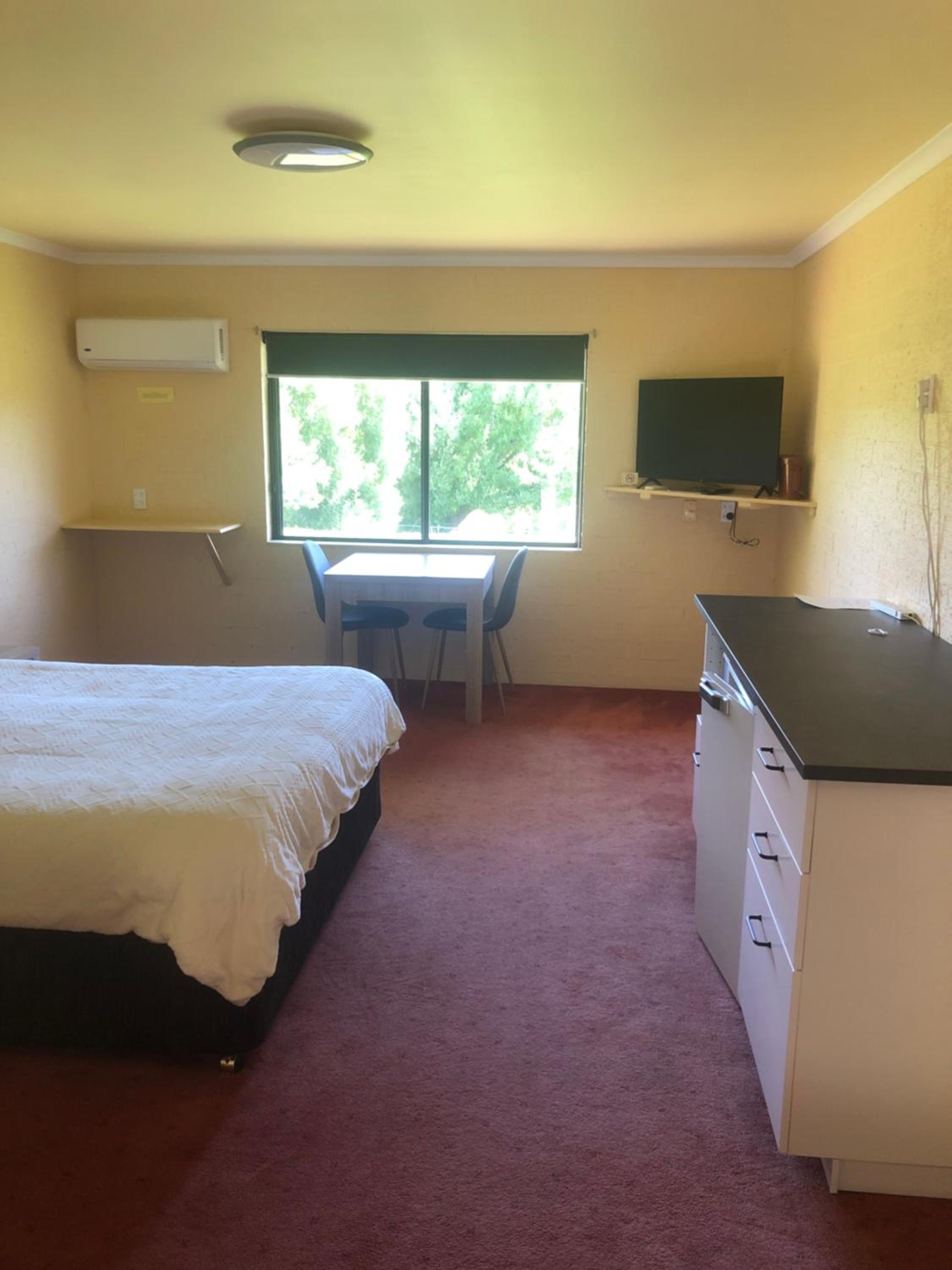 Deluxe Queen Room
