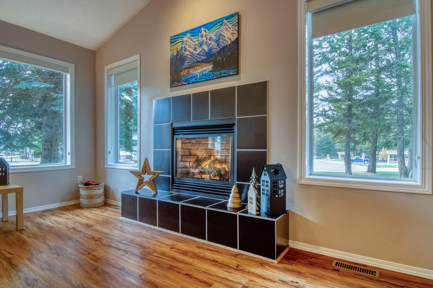 Three-Bedroom House photo 2
