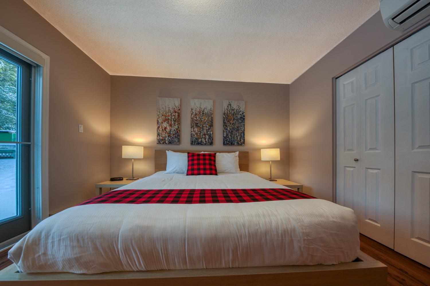 Three-Bedroom House photo 2