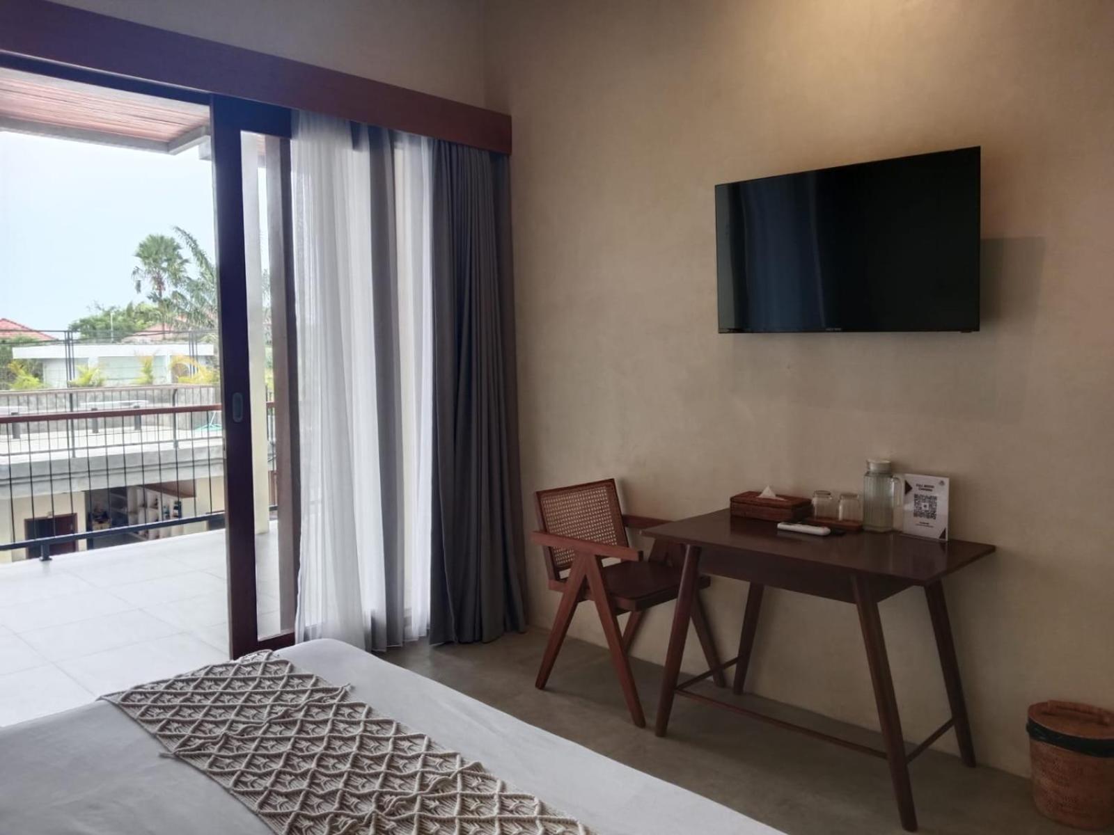 Deluxe Double Room with Balcony - Photo 1