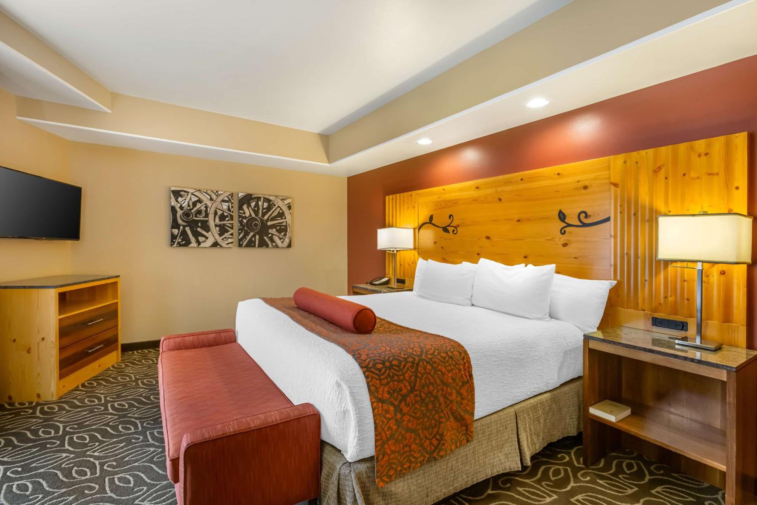 Junior King Suite with Sofa Bed and Balcony - Non-Smoking