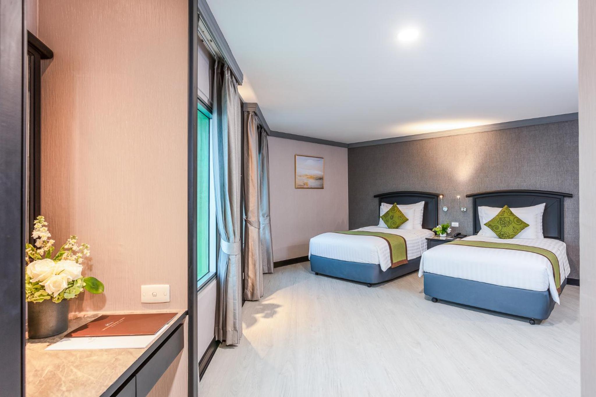 Deluxe Double or Twin Room Space Zone
