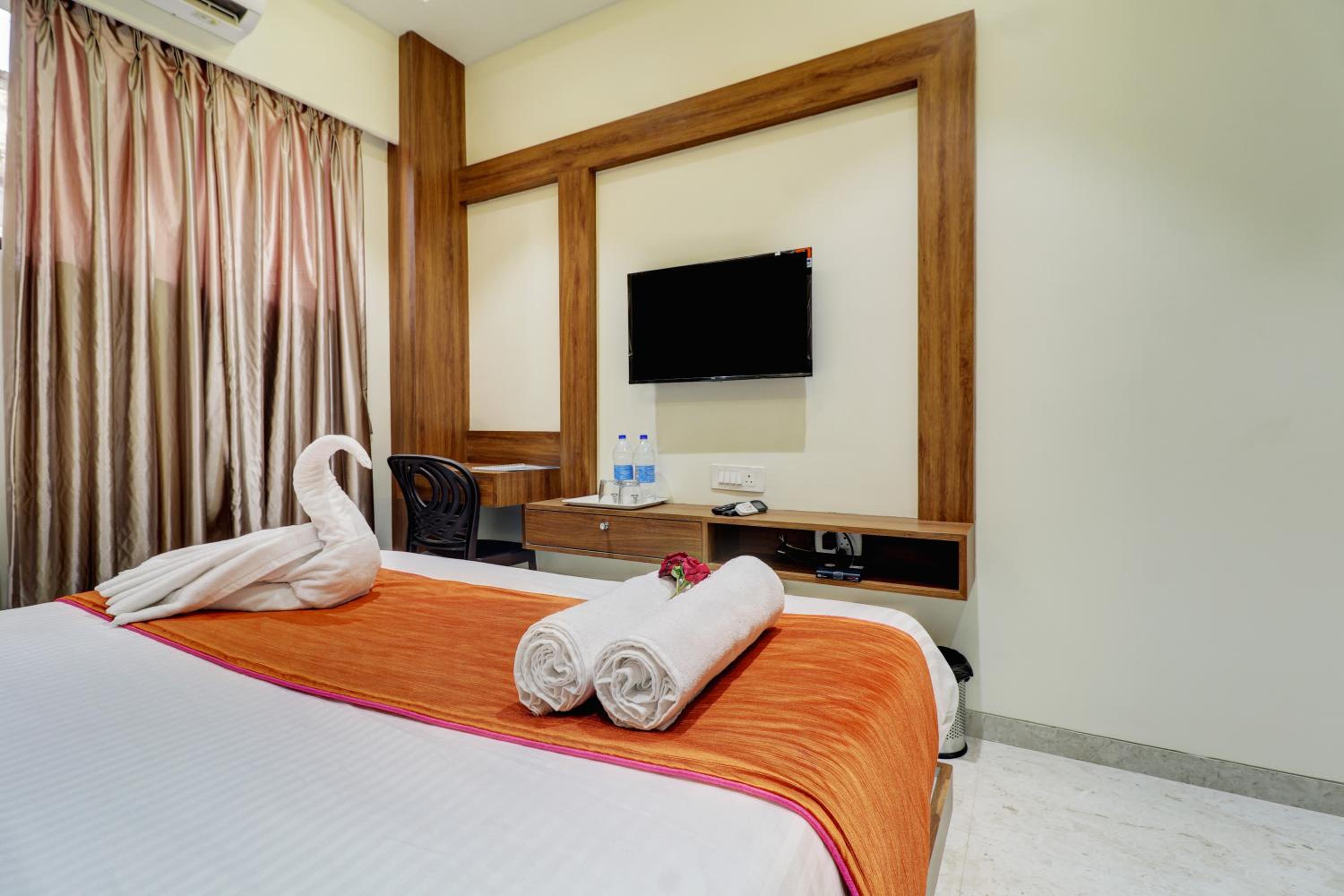 Deluxe Double Room - Photo 14