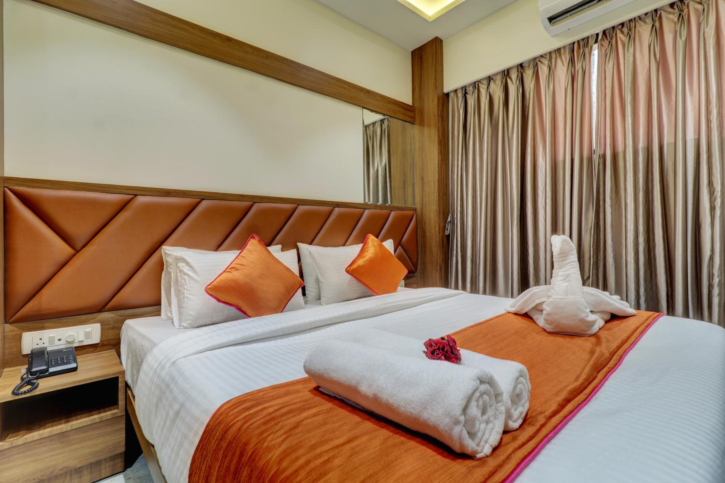 Deluxe Double Room - Photo 33