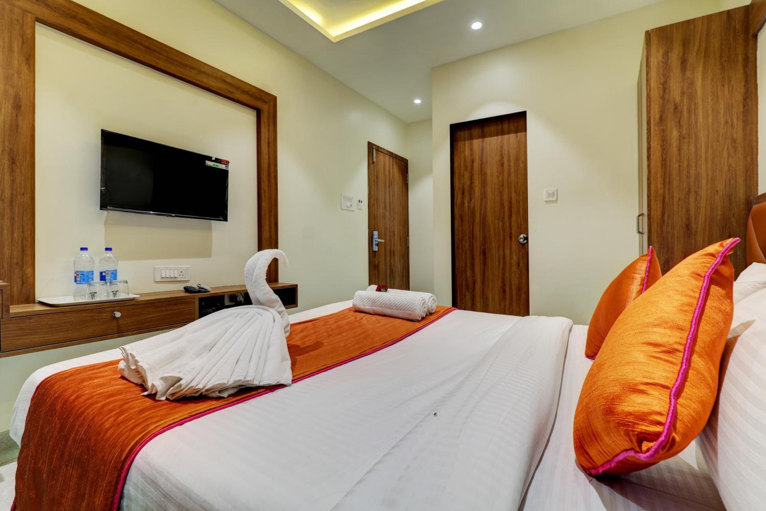 Deluxe Double Room - Photo 10