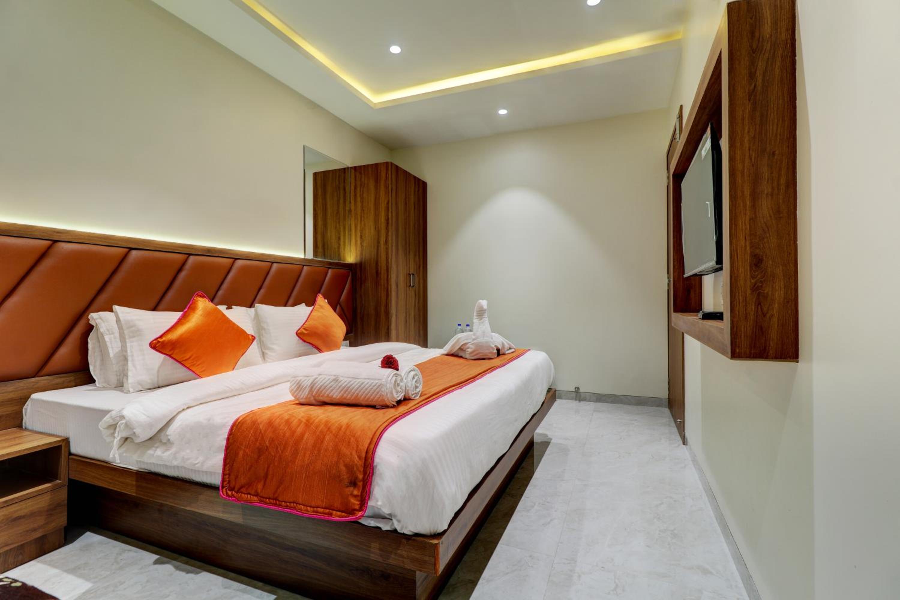Deluxe Triple Room - Photo 9