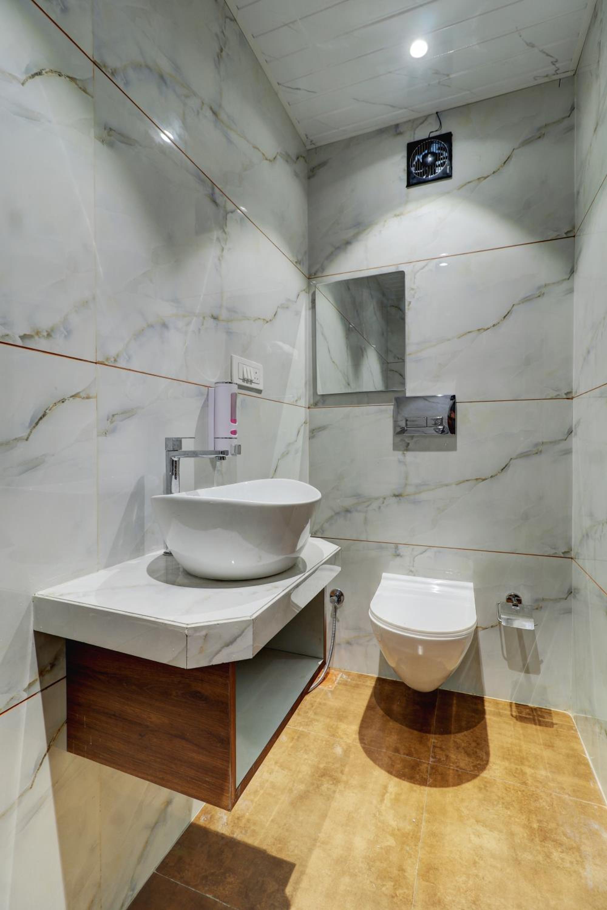 Deluxe Triple Room - Photo 13