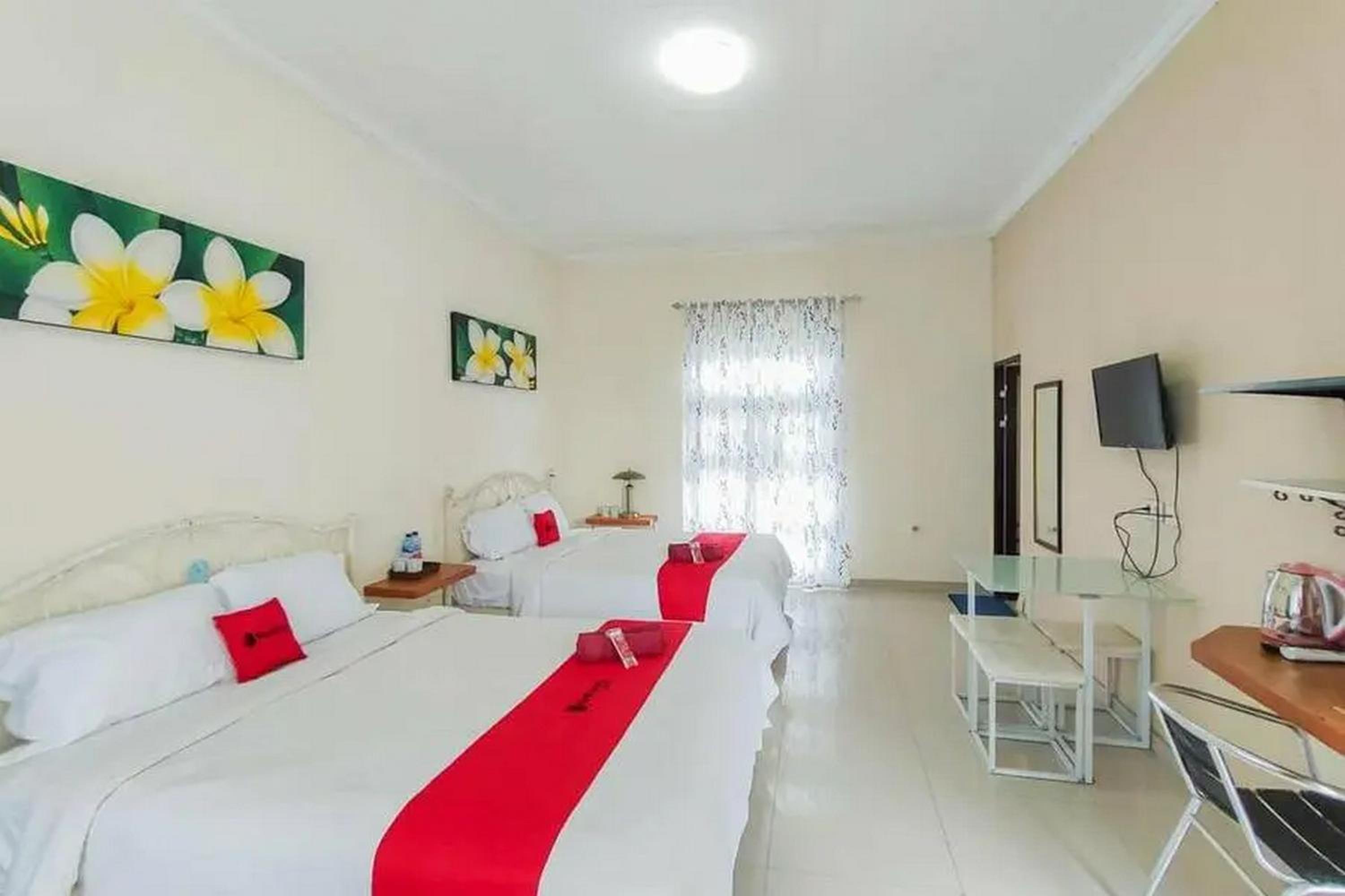 Standard Twin Room - Photo 2