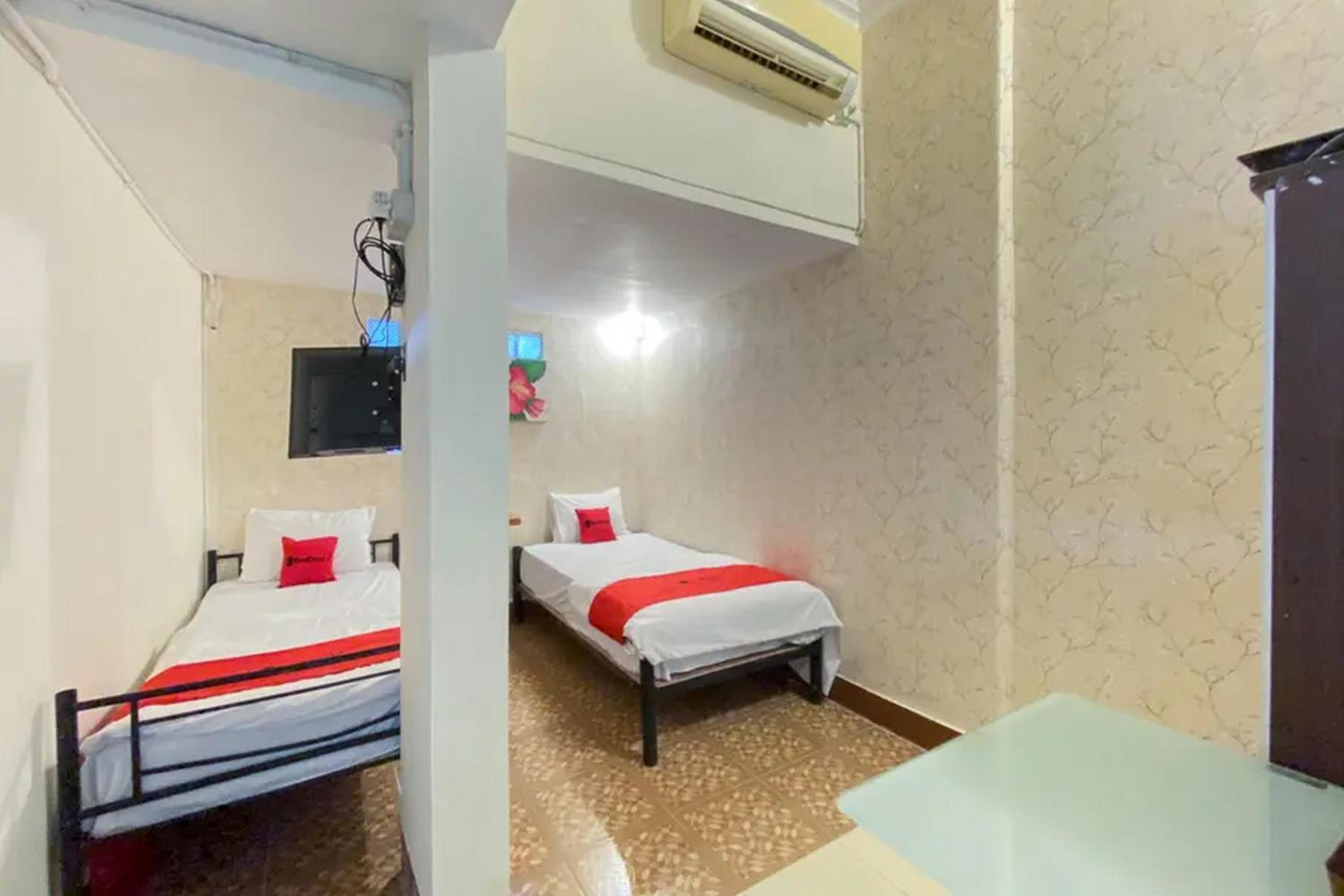 Standard Twin Room - Photo 3