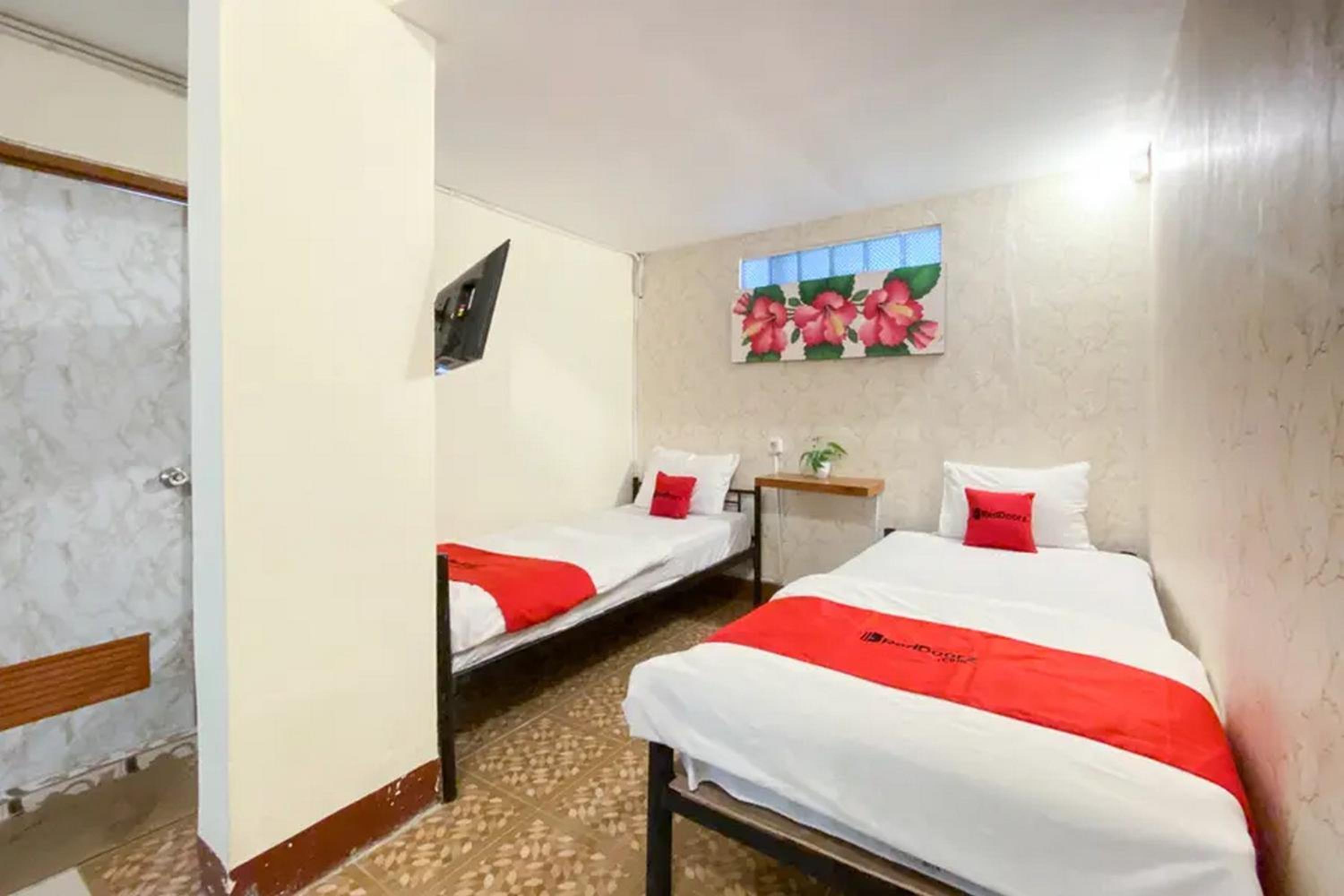 Standard Twin Room - Photo 5