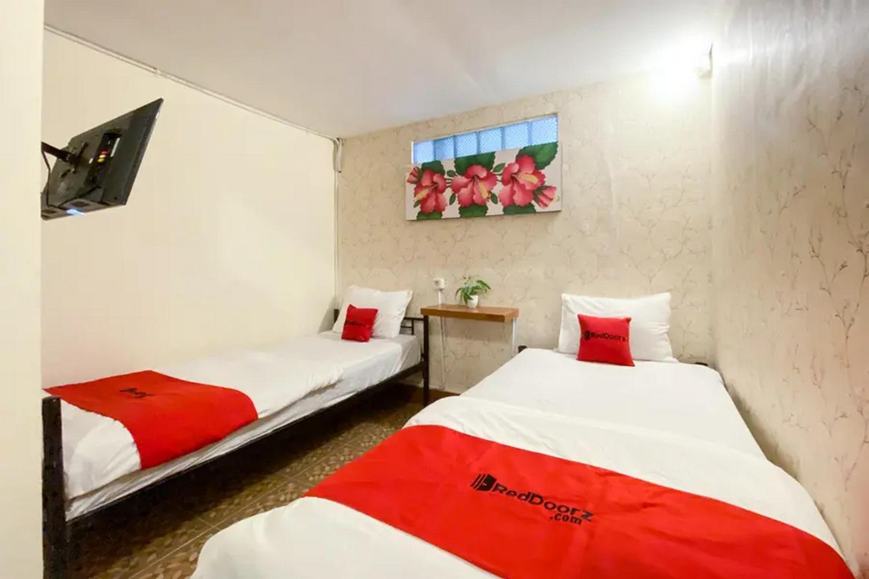 Standard Twin Room - Photo 7