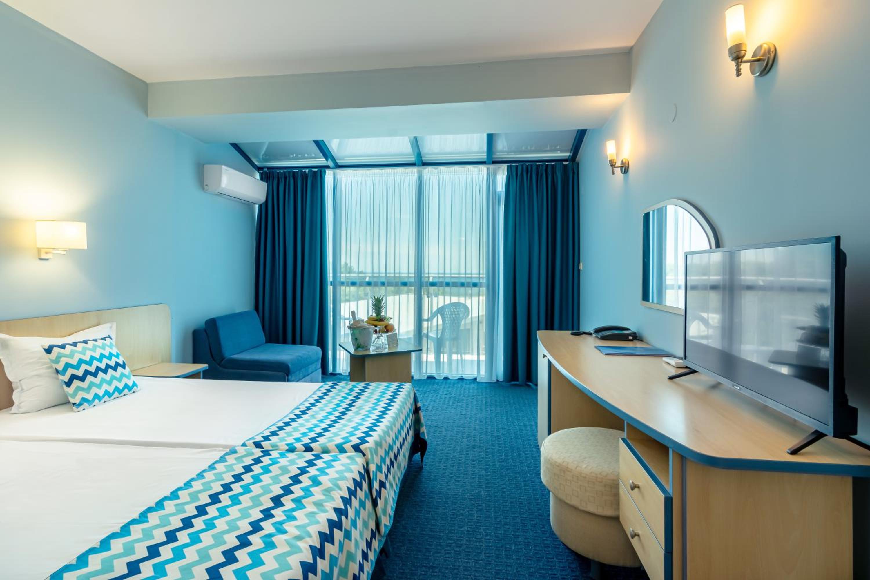 Single Room with Balcony photo 2