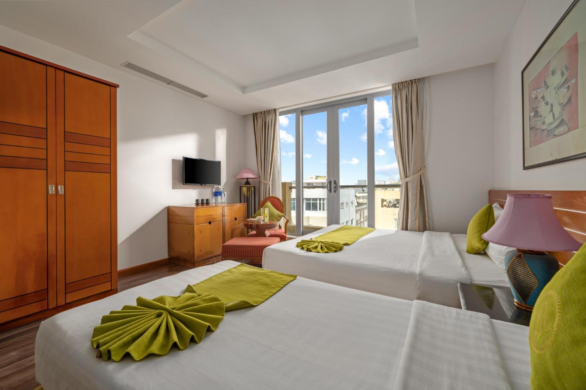 Studio Apartment with Balcony