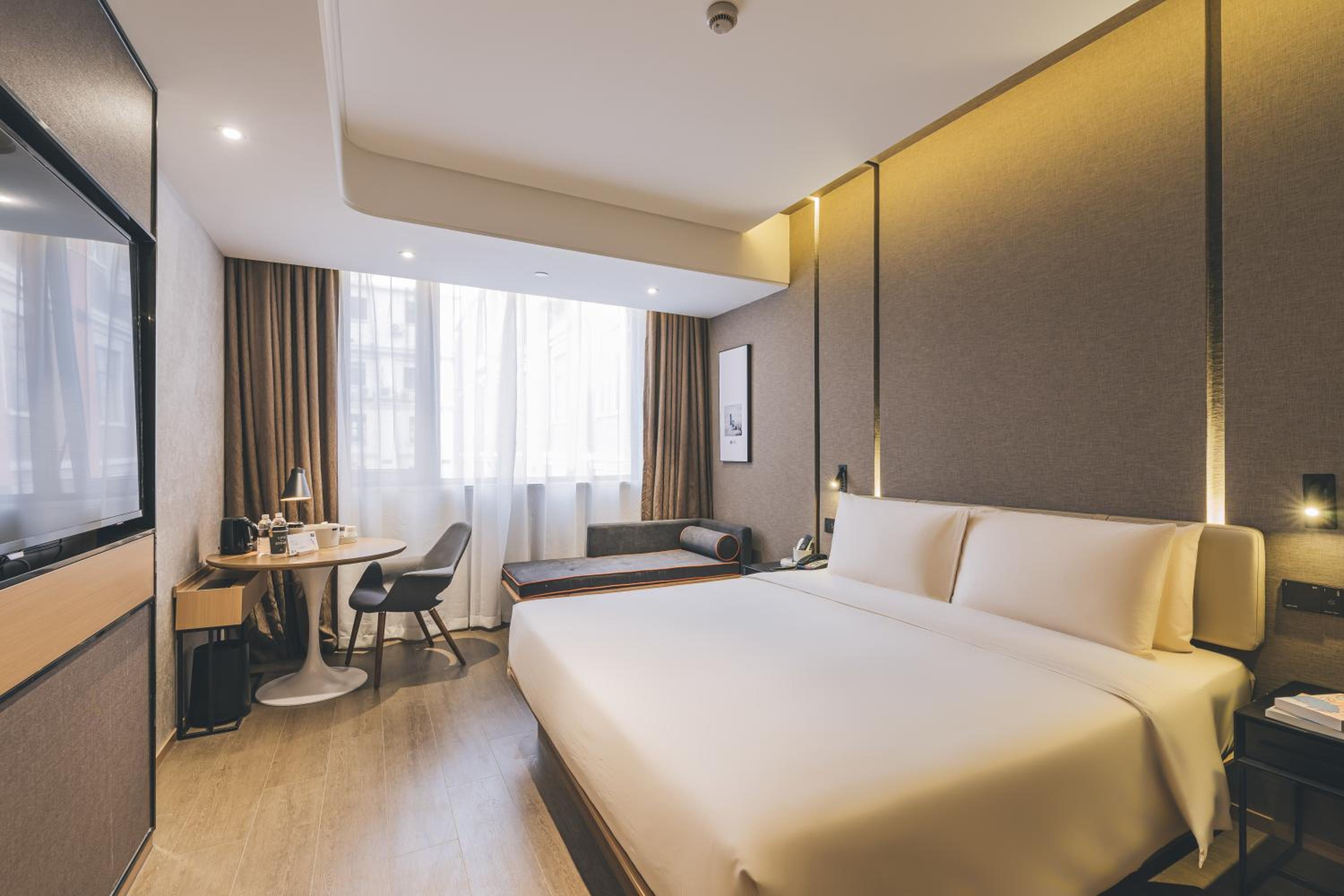 Executive King Room （Mini-Bar+Cocktails)