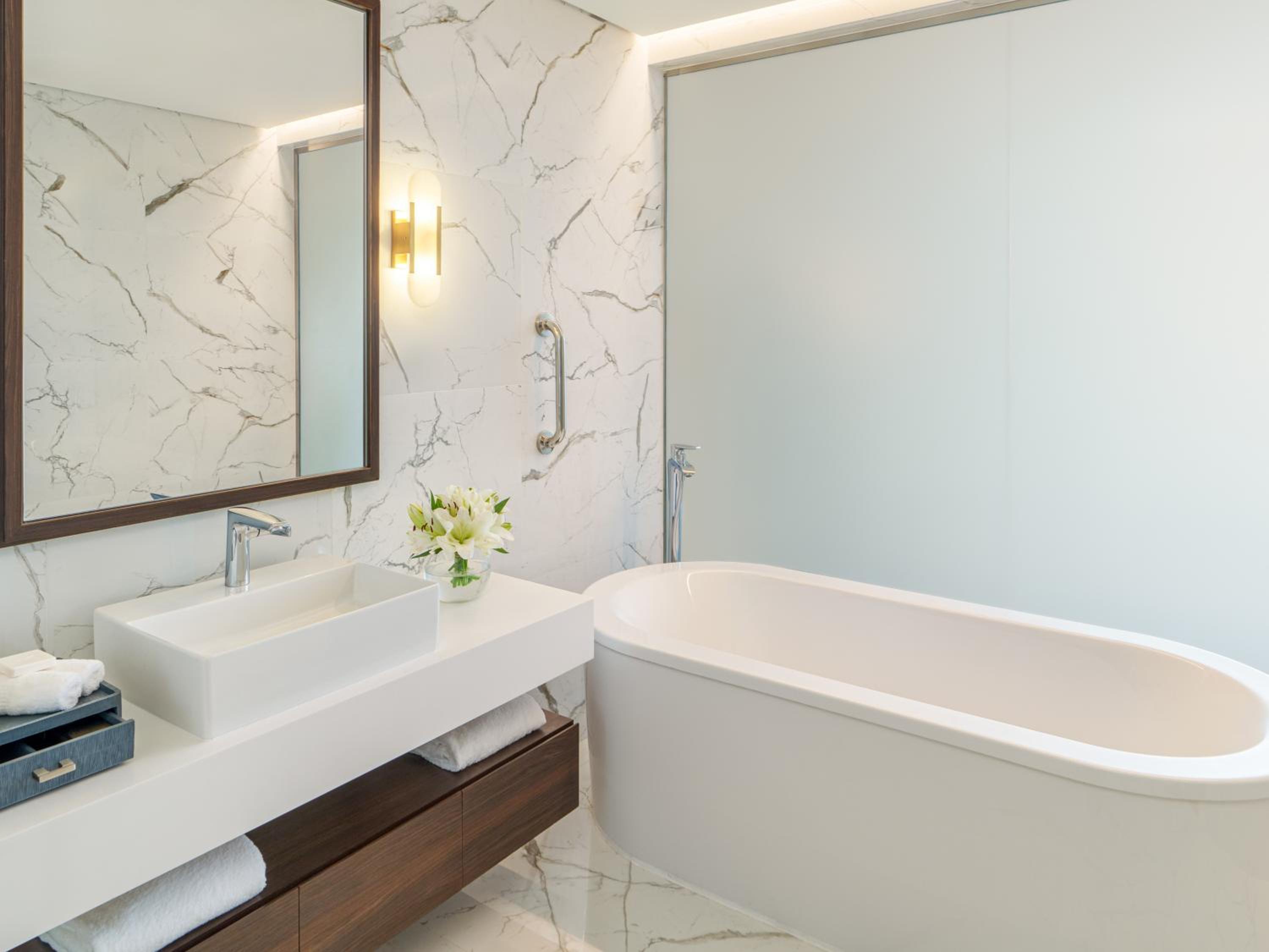 Executive Residence Three-Bedroom with Terrace - Photo 11