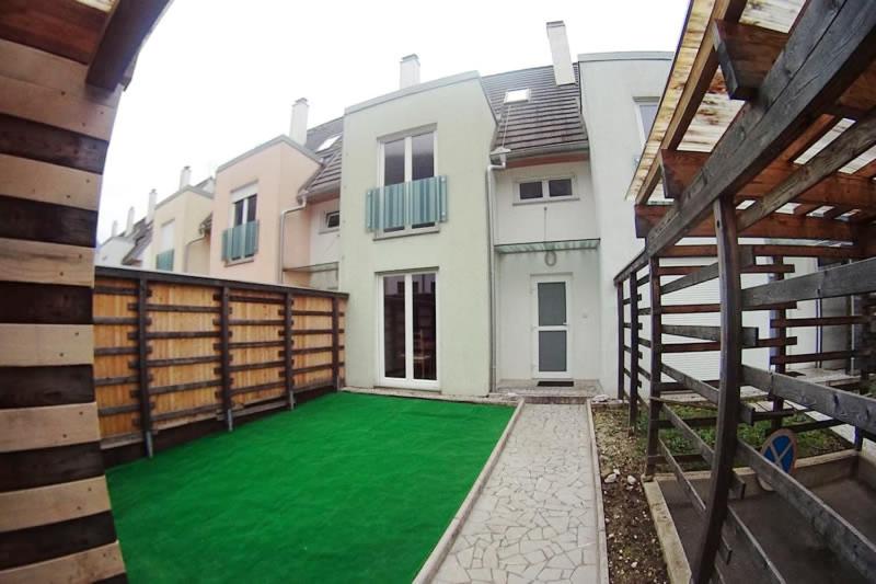 Three-Bedroom House photo 2