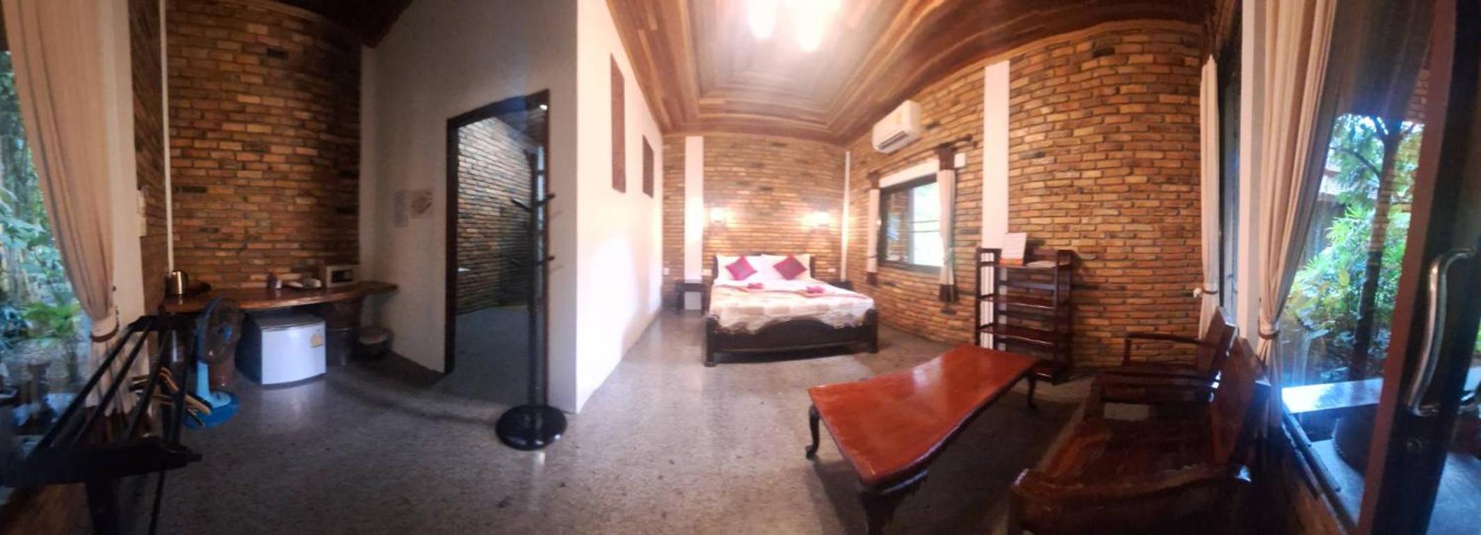 Economy Quadruple Room with Shared Bathroom photo 3