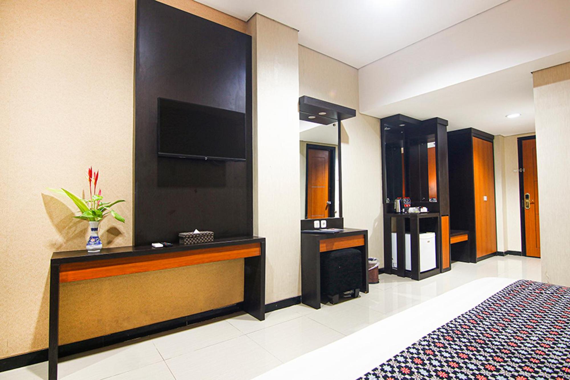 King Suite with Balcony photo 3