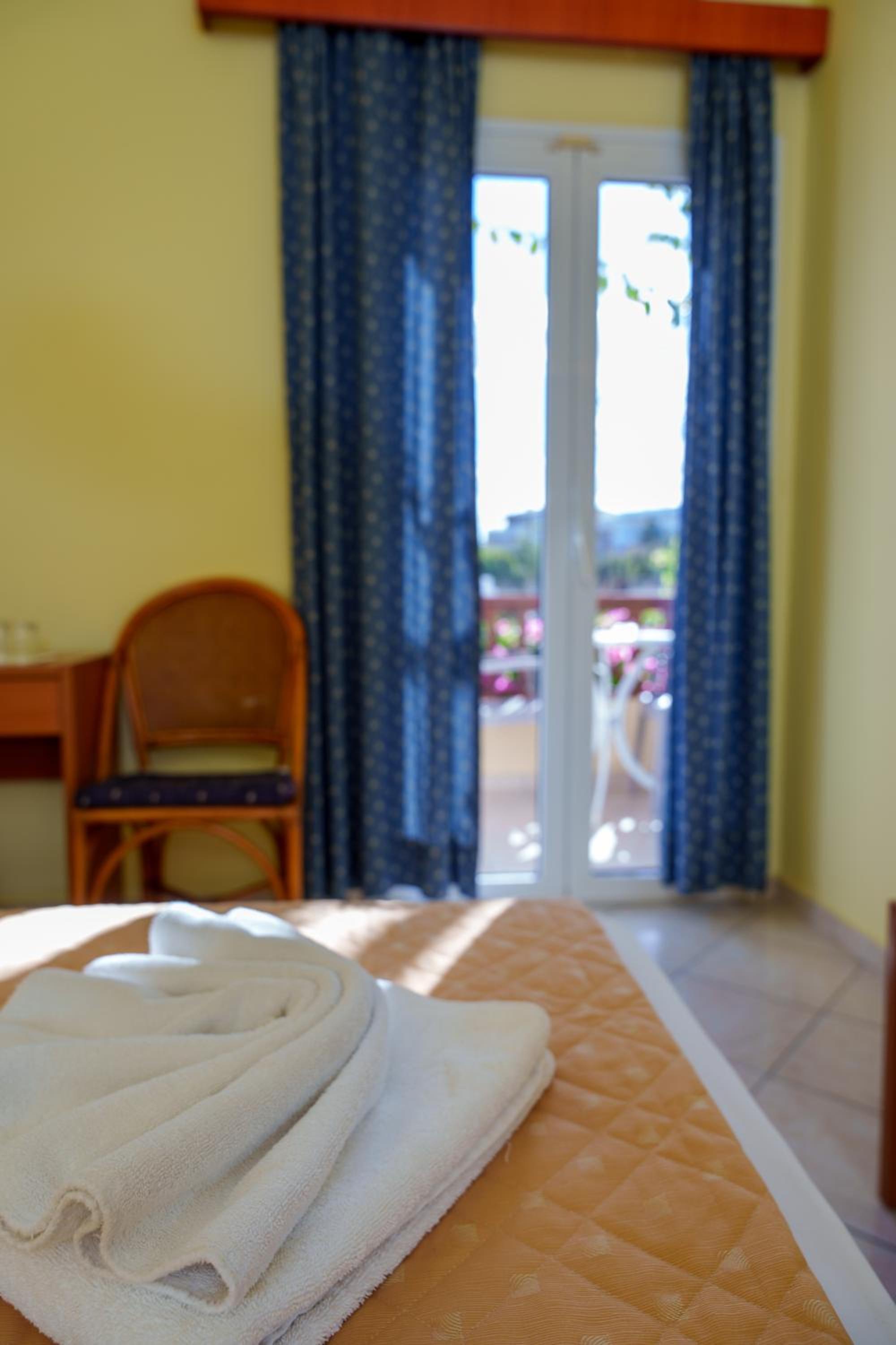 Double or Twin Room with Garden View photo 1