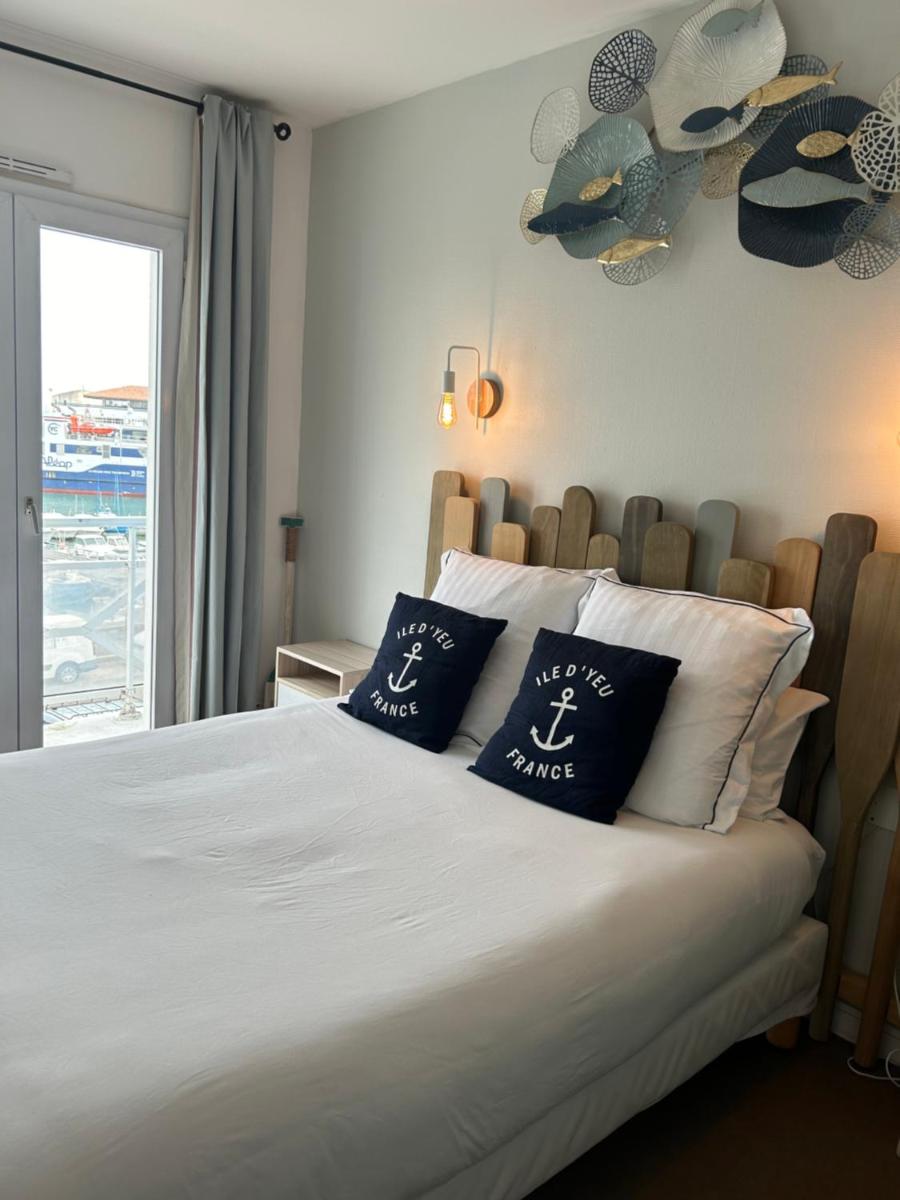 Double Room with Balcony and Sea View
