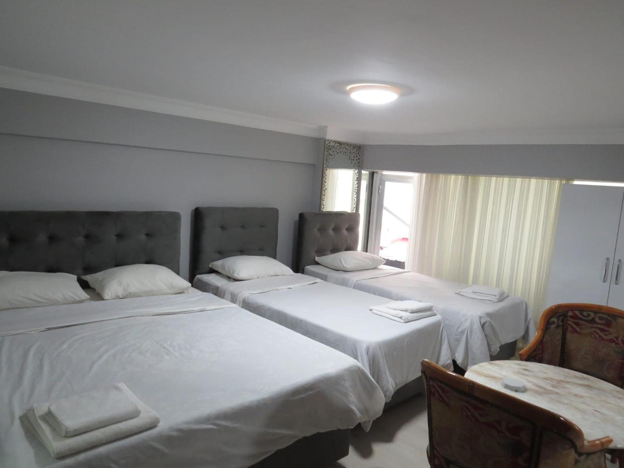 Double Room with Balcony (3 Adults) photo 1