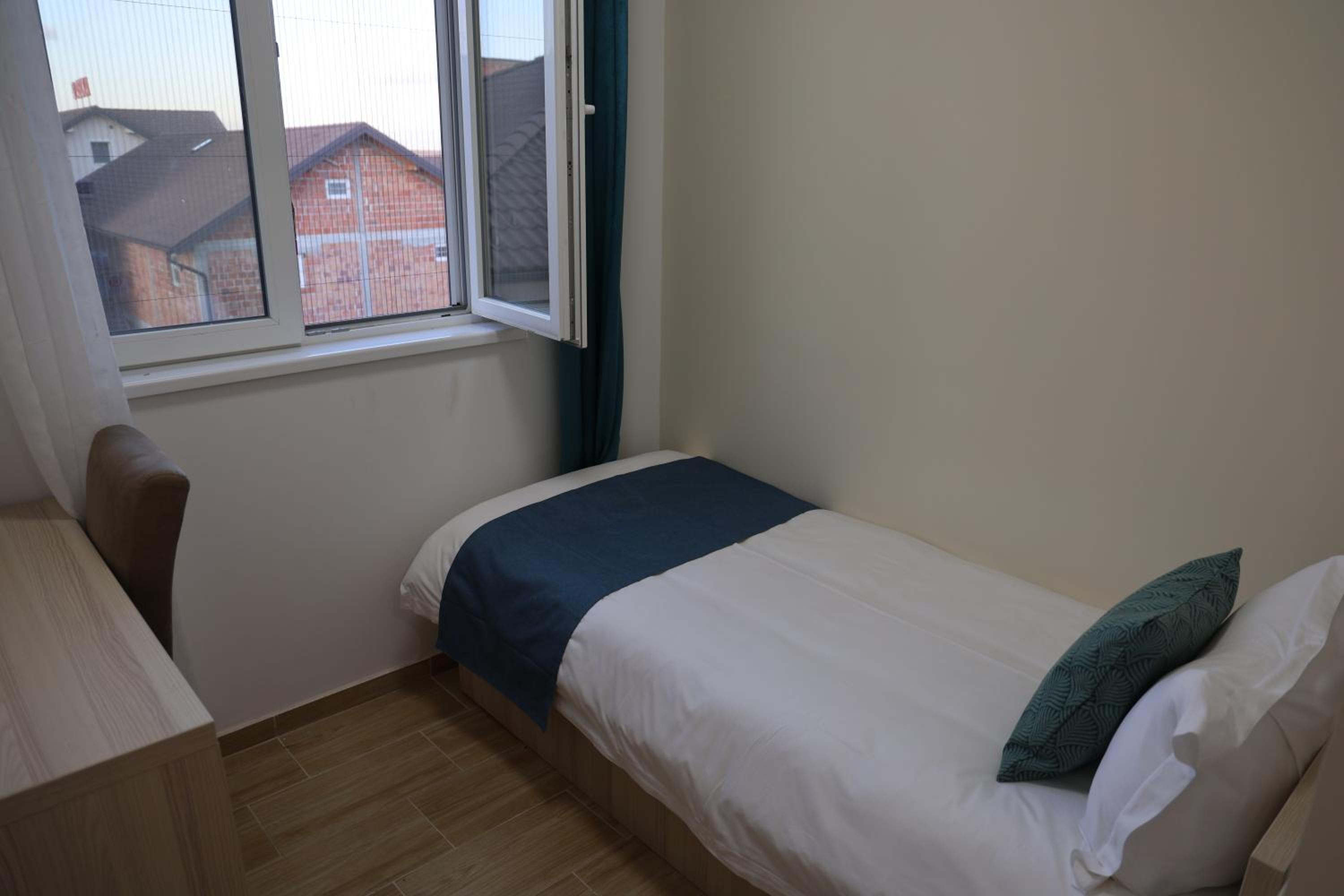 Standard Single Room with Shower photo 2