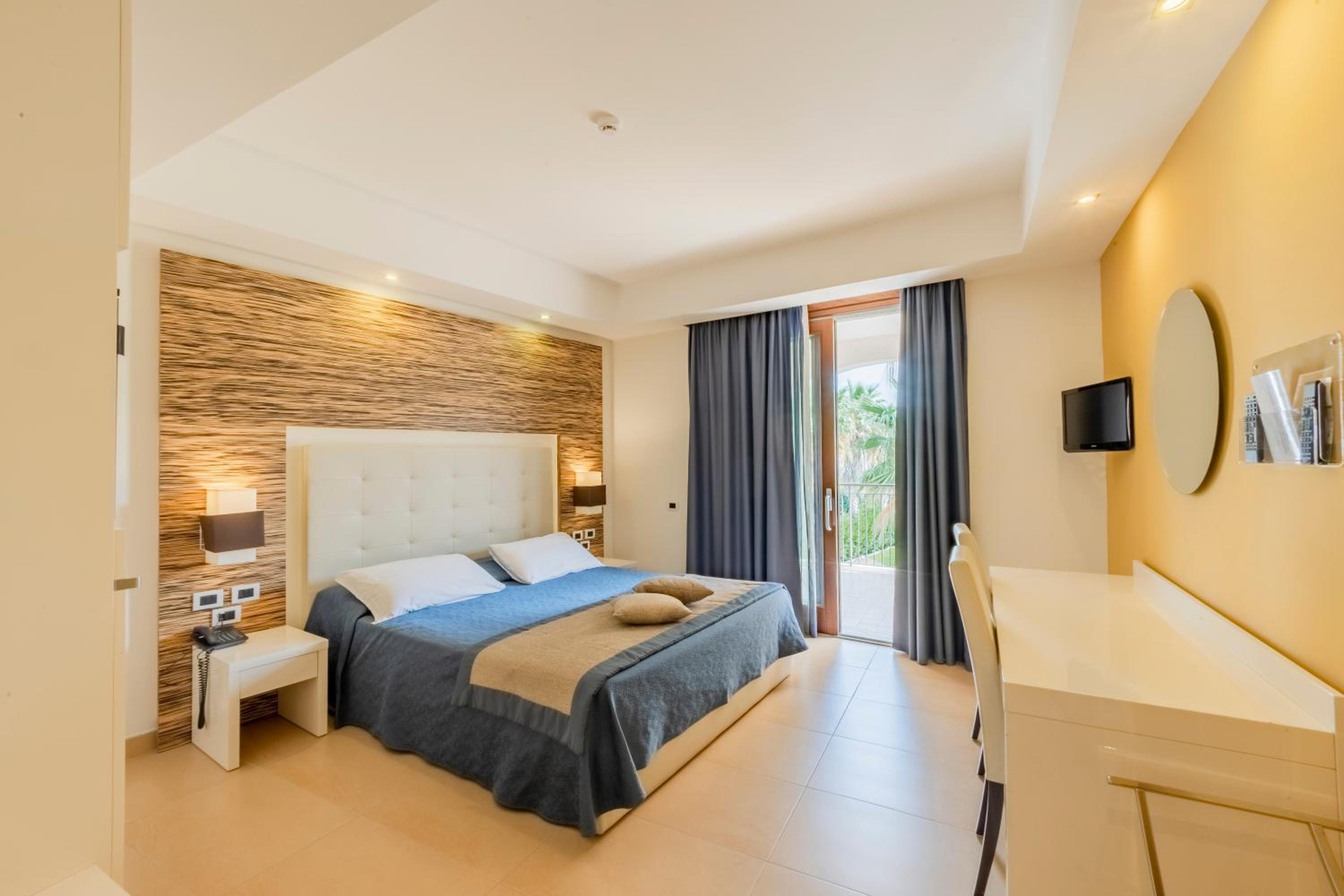 Junior Suite with Balcony
