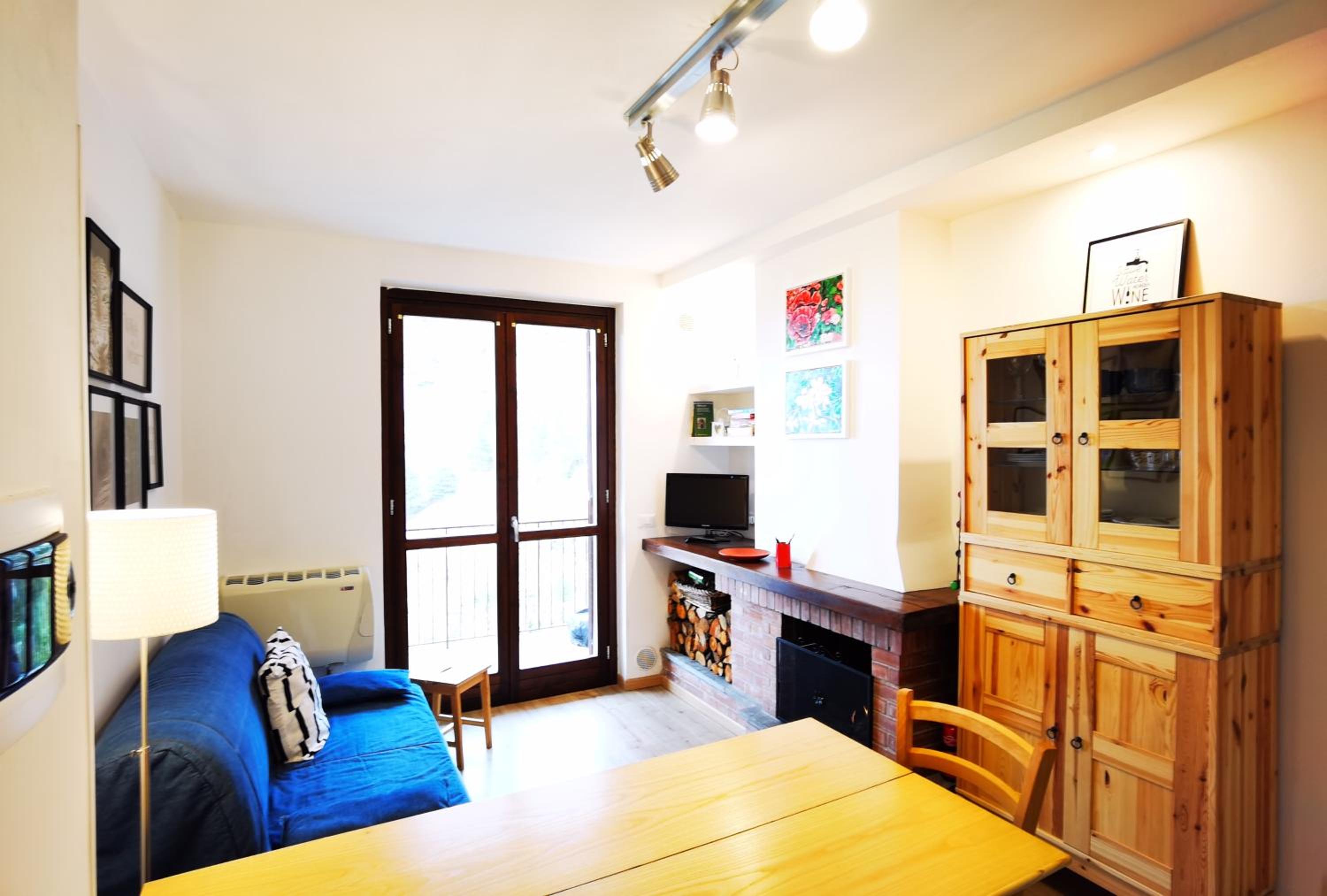 One-Bedroom Apartment photo 1