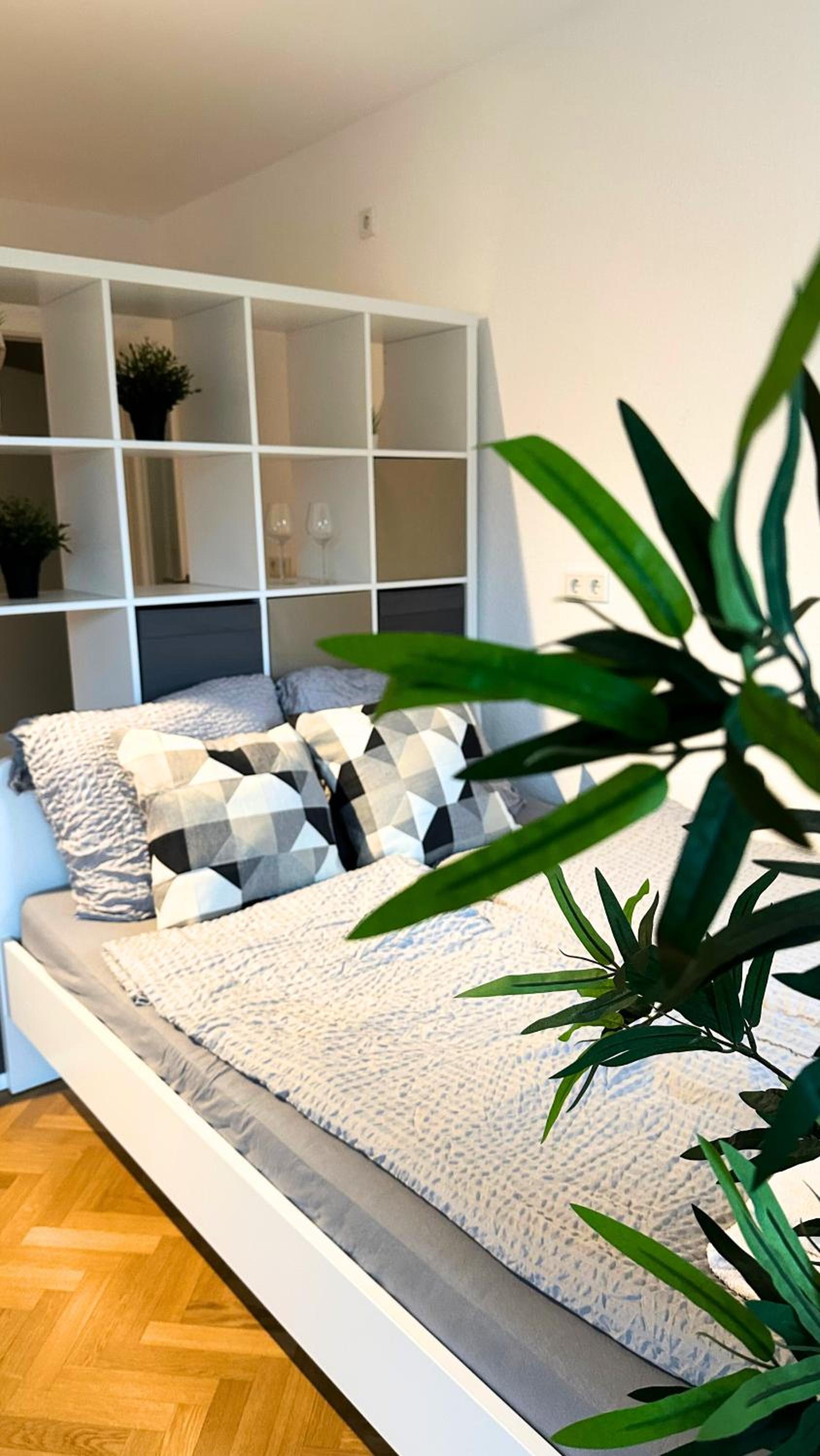 One-Bedroom Apartment photo 2