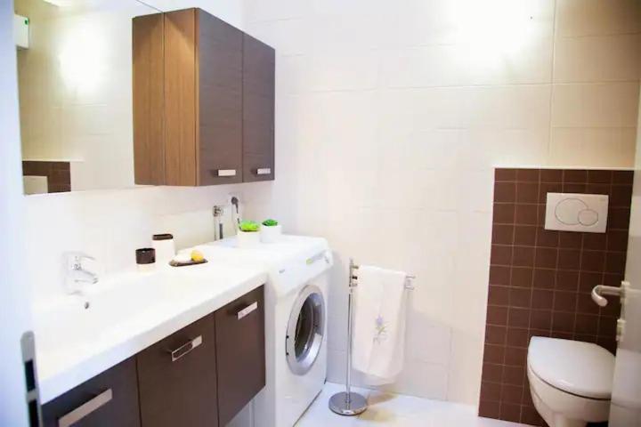 Three-Bedroom Apartment photo 3