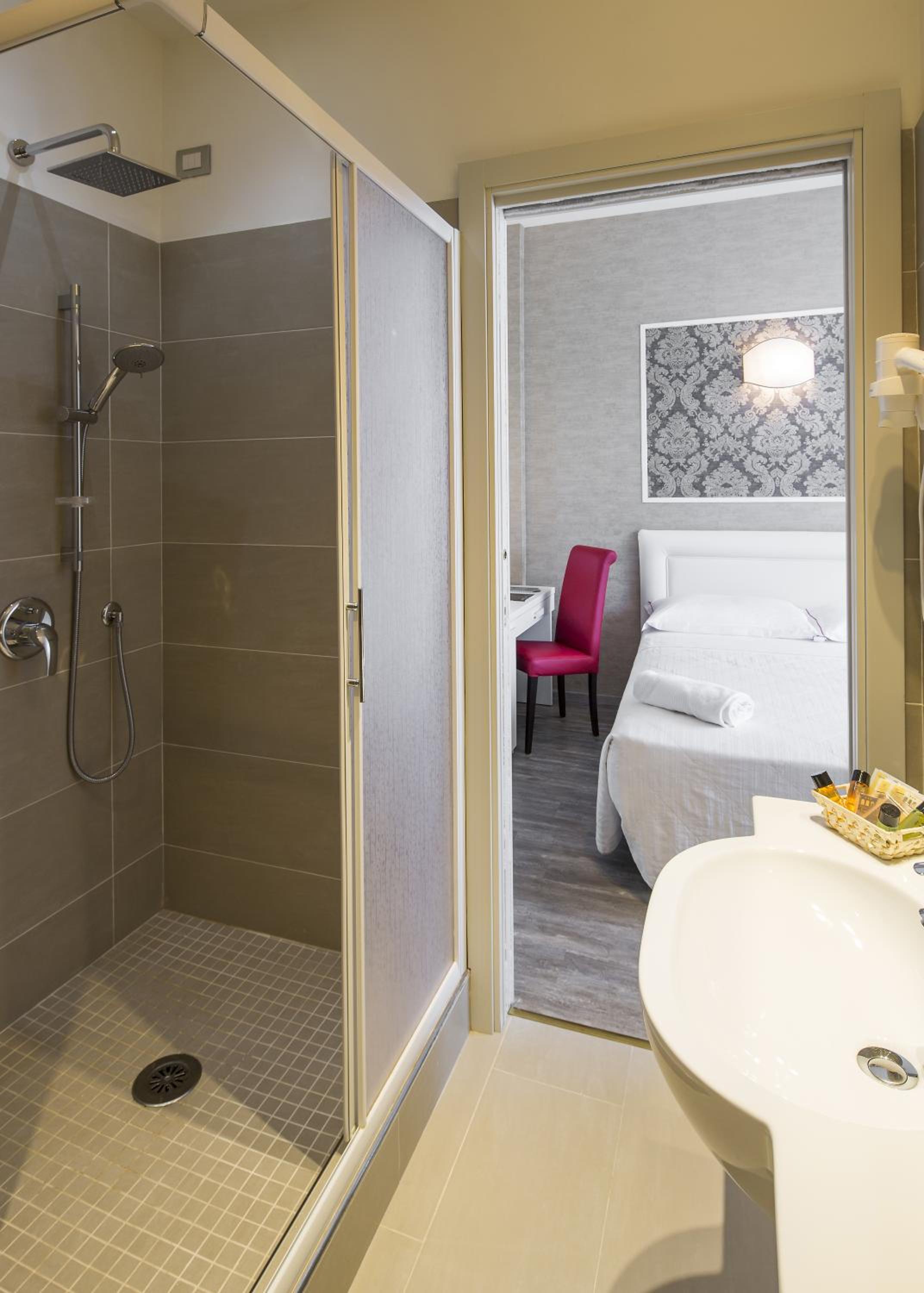 Double Or Twin Room - Photo 3