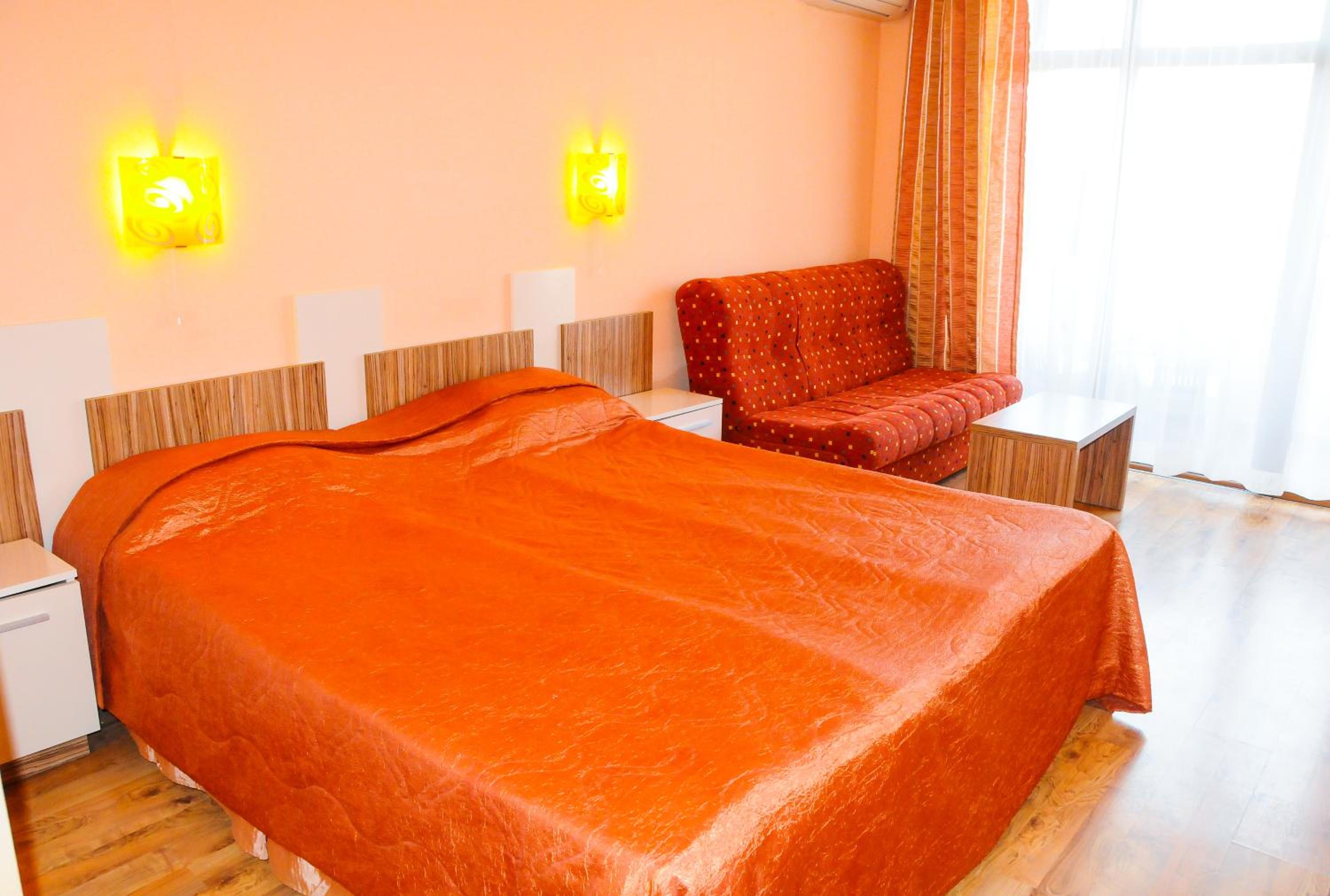Double or Twin Room with Partial Sea View