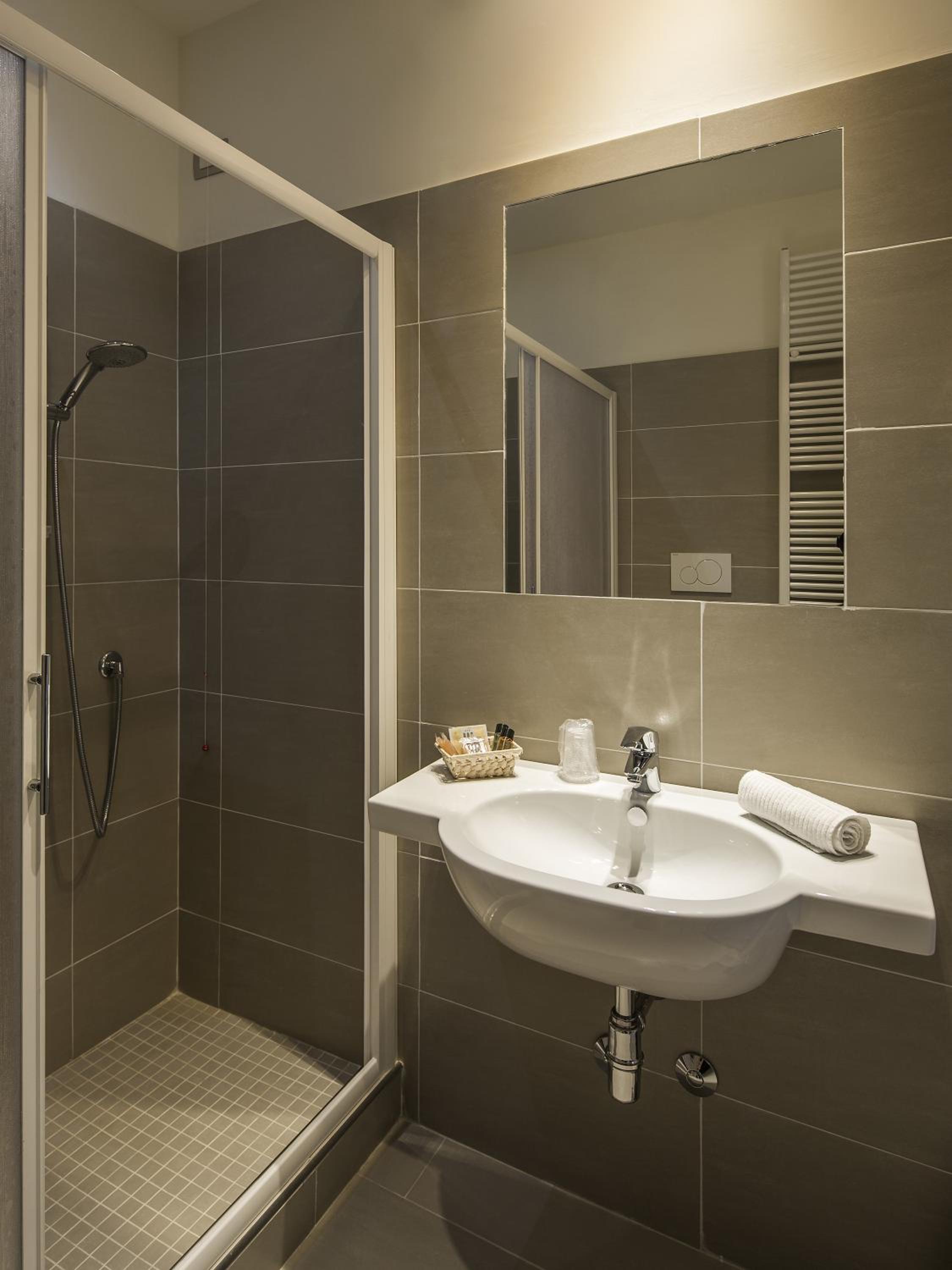 Triple Room - Photo 6