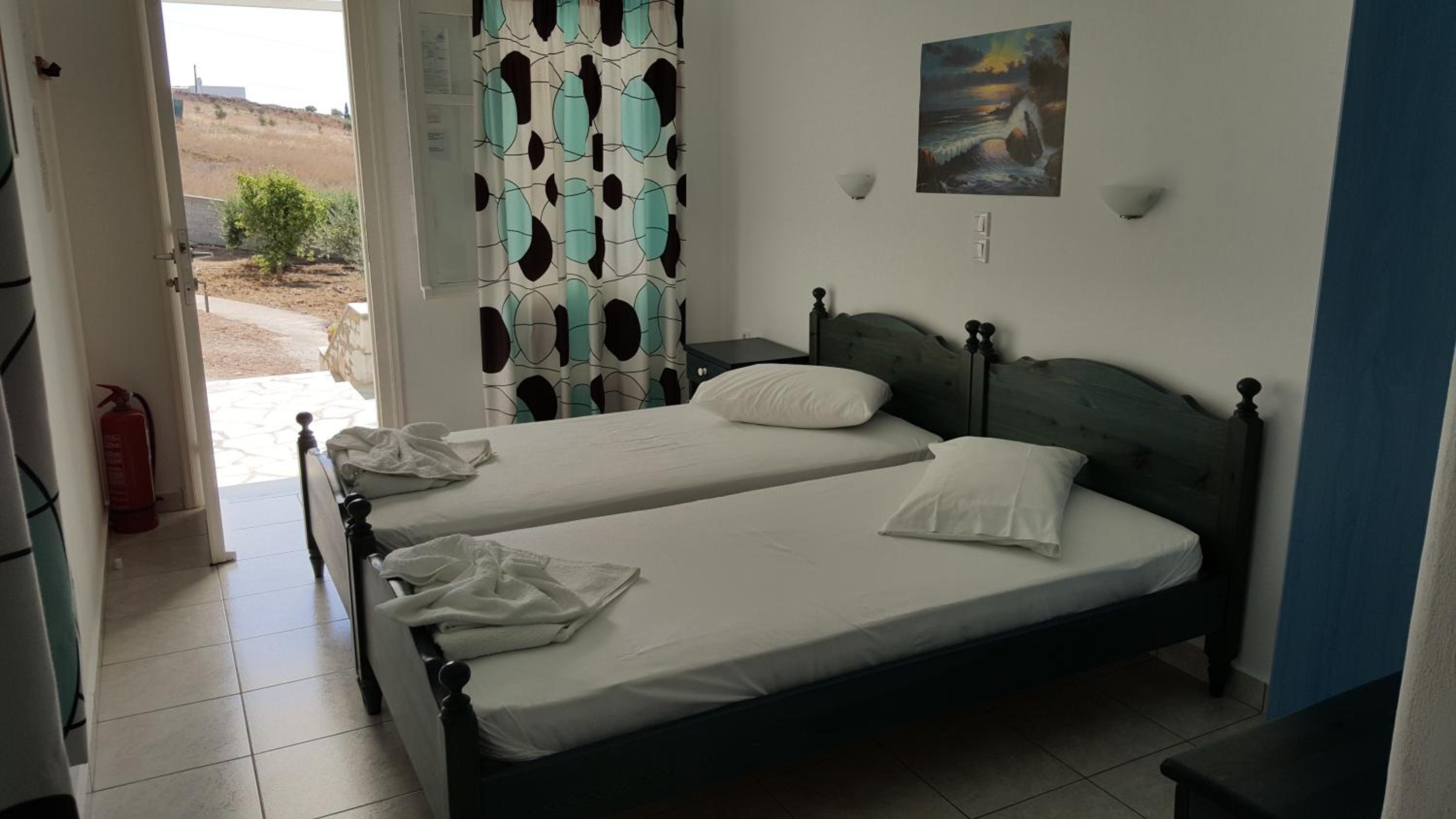Double or Twin Room with Sea View upper floor - Photo 11