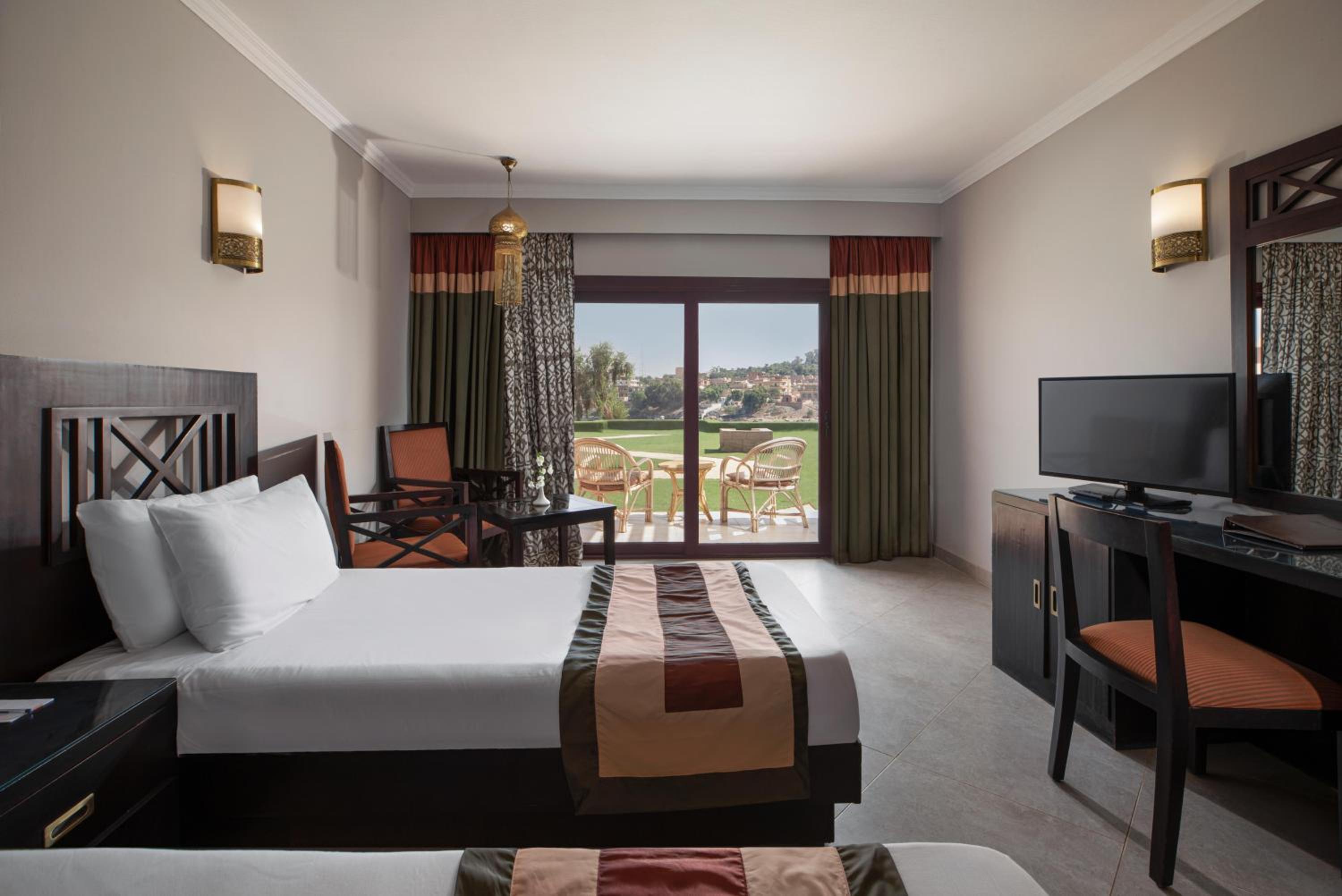 Triple Room with Garden View - Photo 2