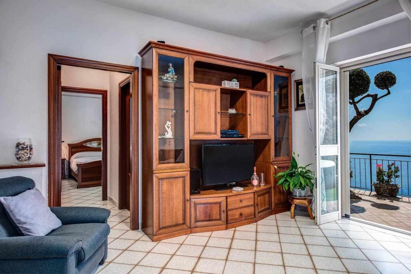 Apartment With Sea View