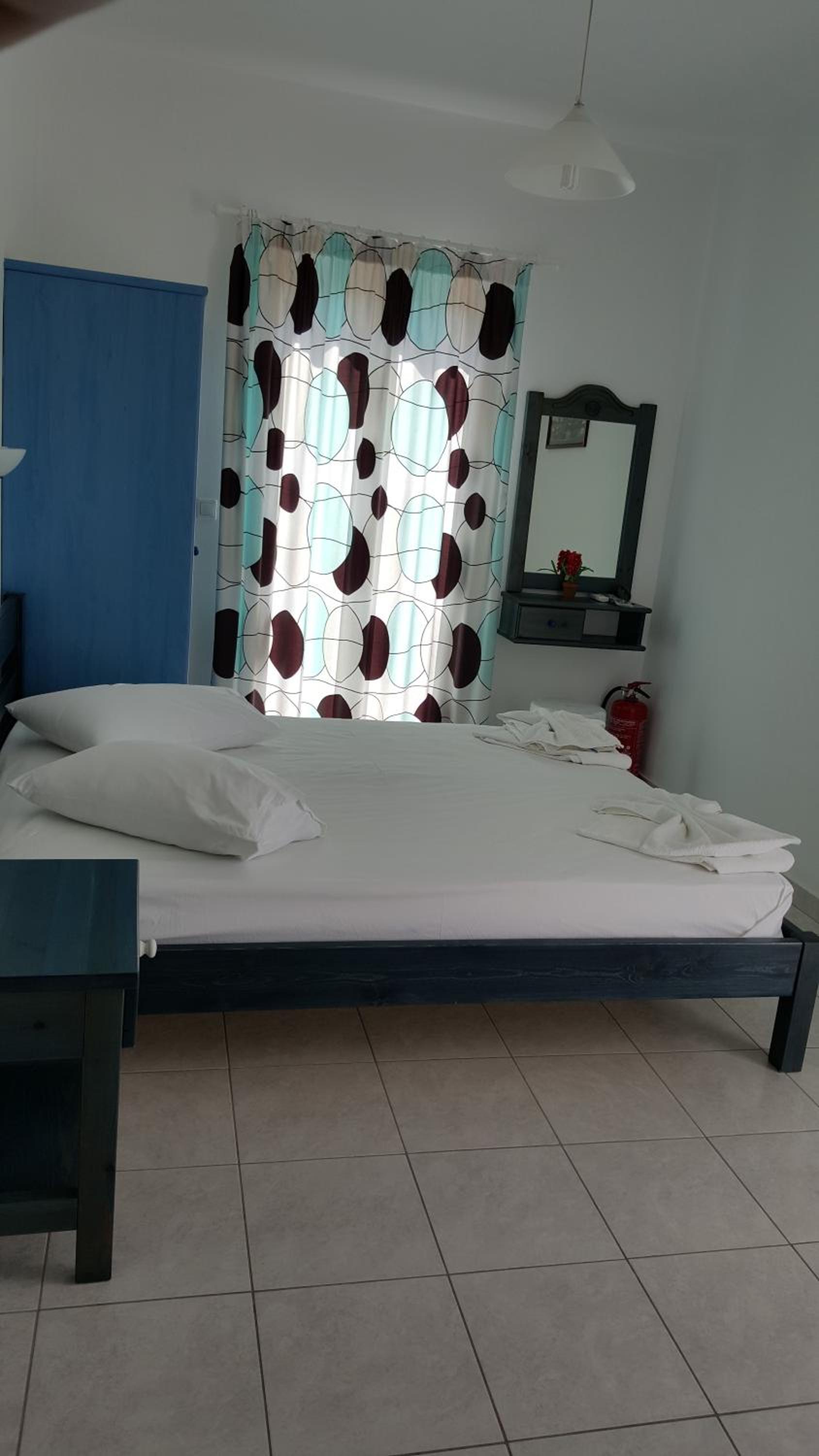 Double or Twin Room with Sea View upper floor - Photo 5