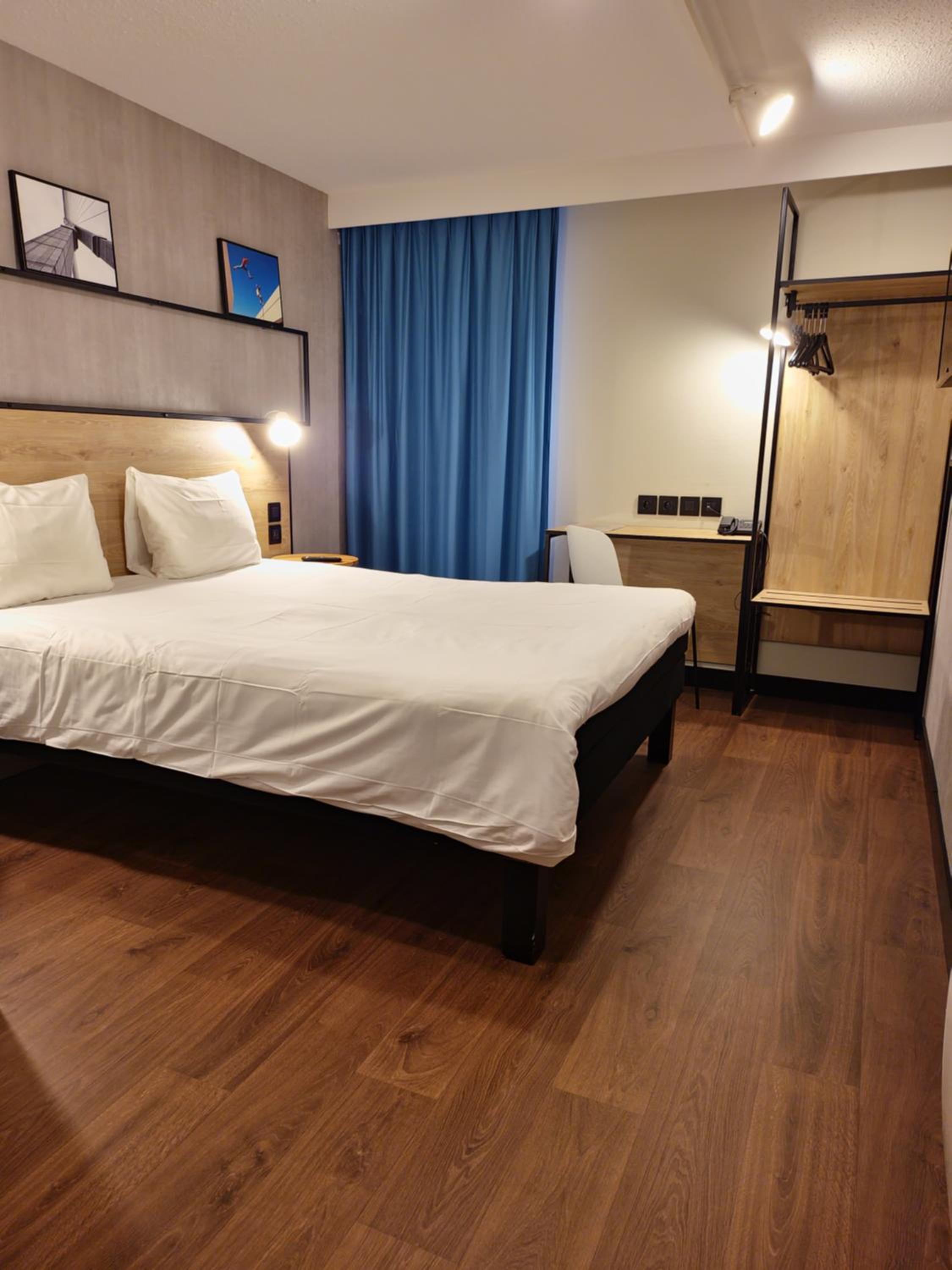 Standard Double Room - Photo 6