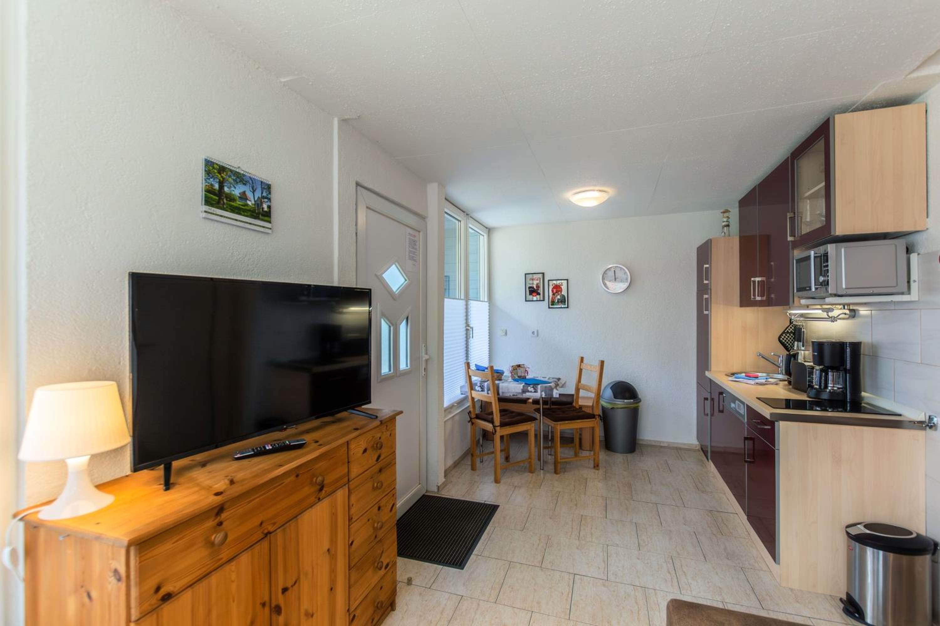 One-Bedroom Apartment with Terrace photo 3