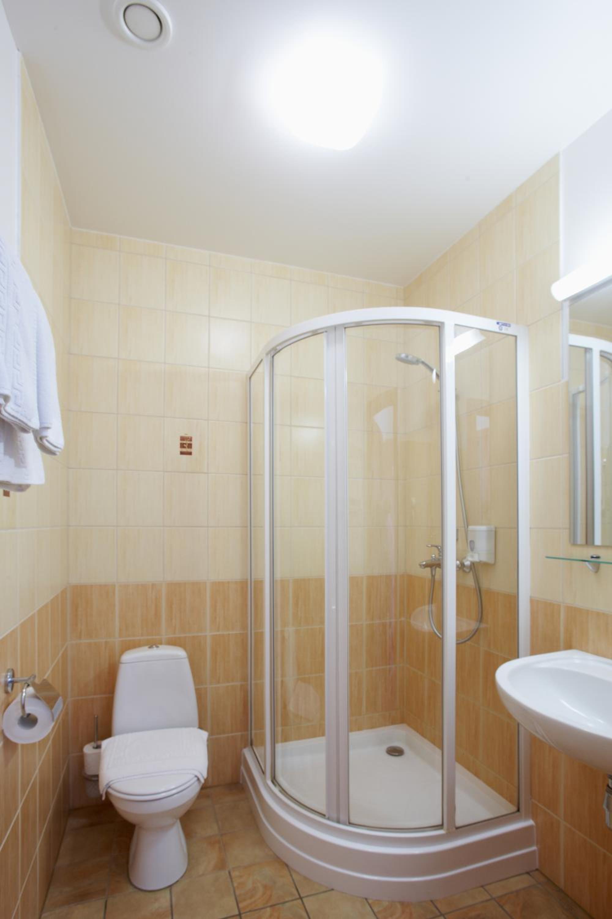 Double or Twin Room - Photo 4