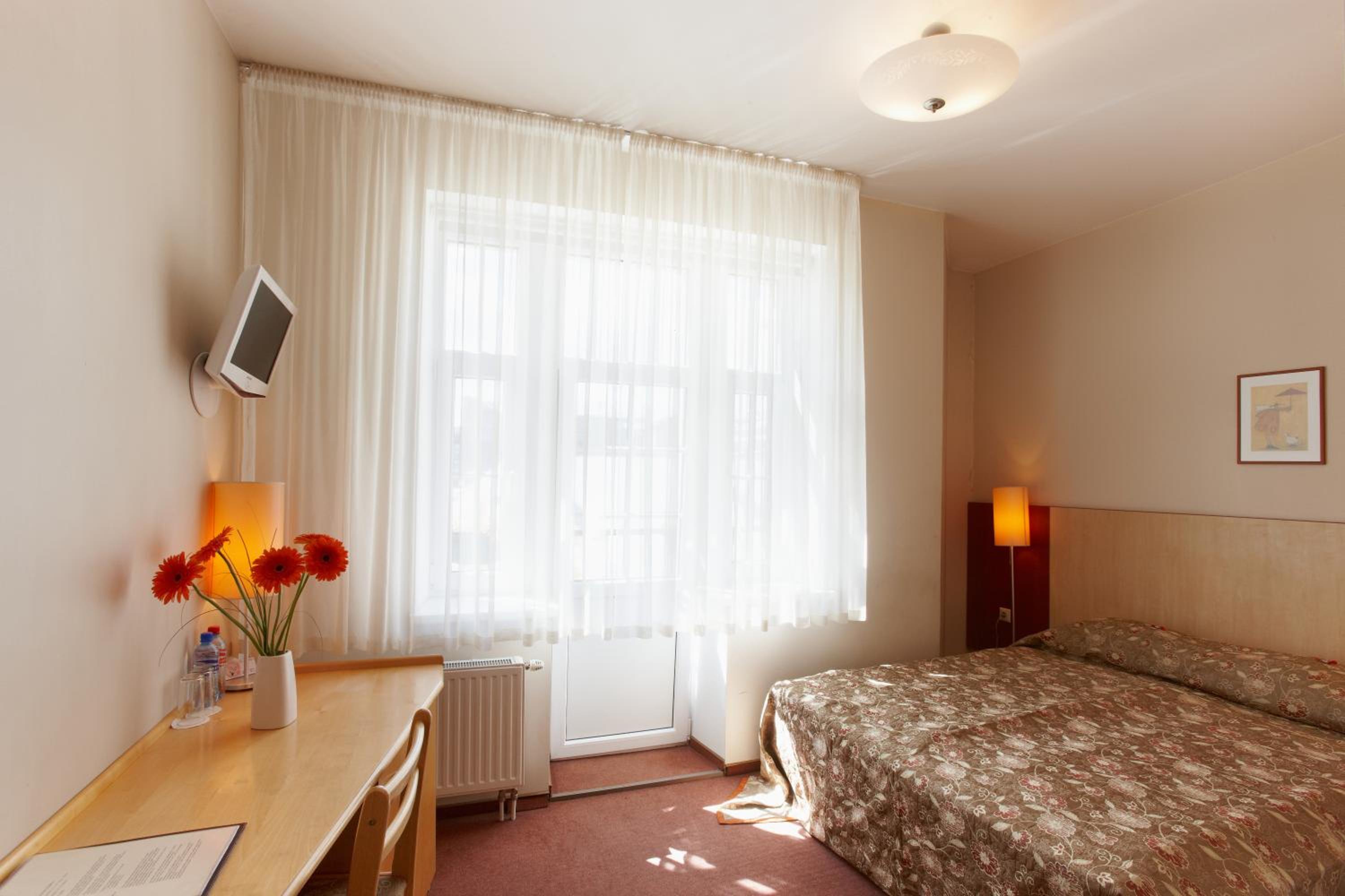 Double or Twin Room - Photo 3