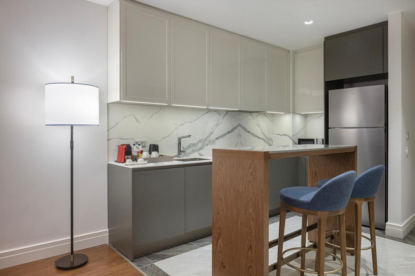 One-Bedroom Family Residence with Terrace