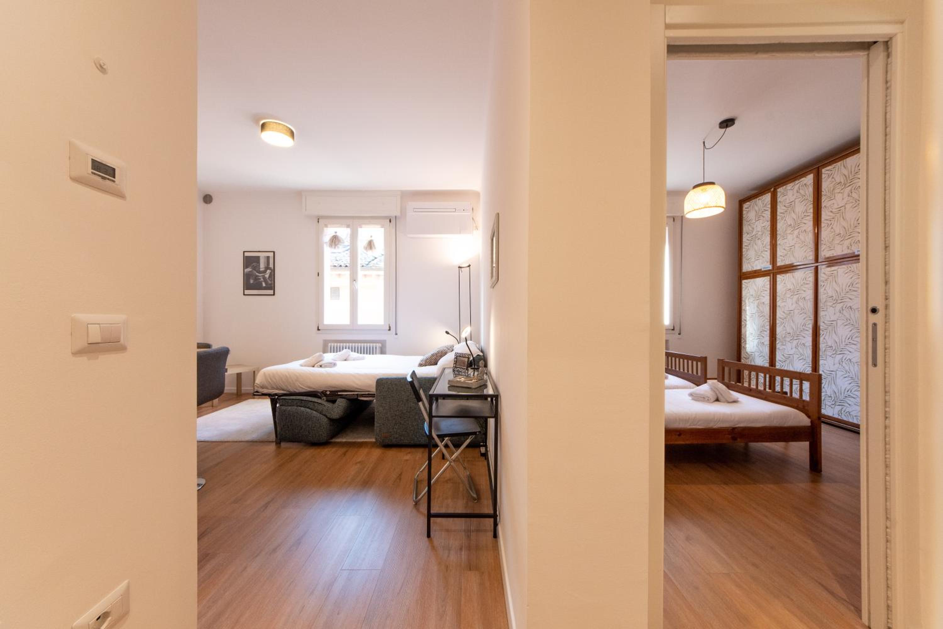 One-Bedroom Apartment - Photo 2