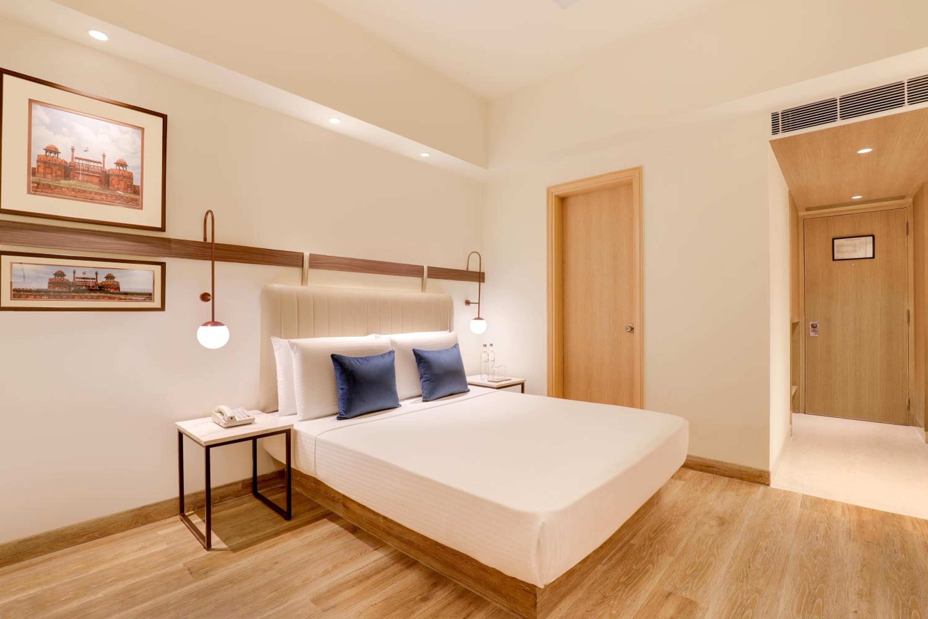 Deluxe Double or Twin Room (15% off on Two-way Airport Transfer ) Deluxe Double or Twin Room (15% off on Two-way Airport Transfer )