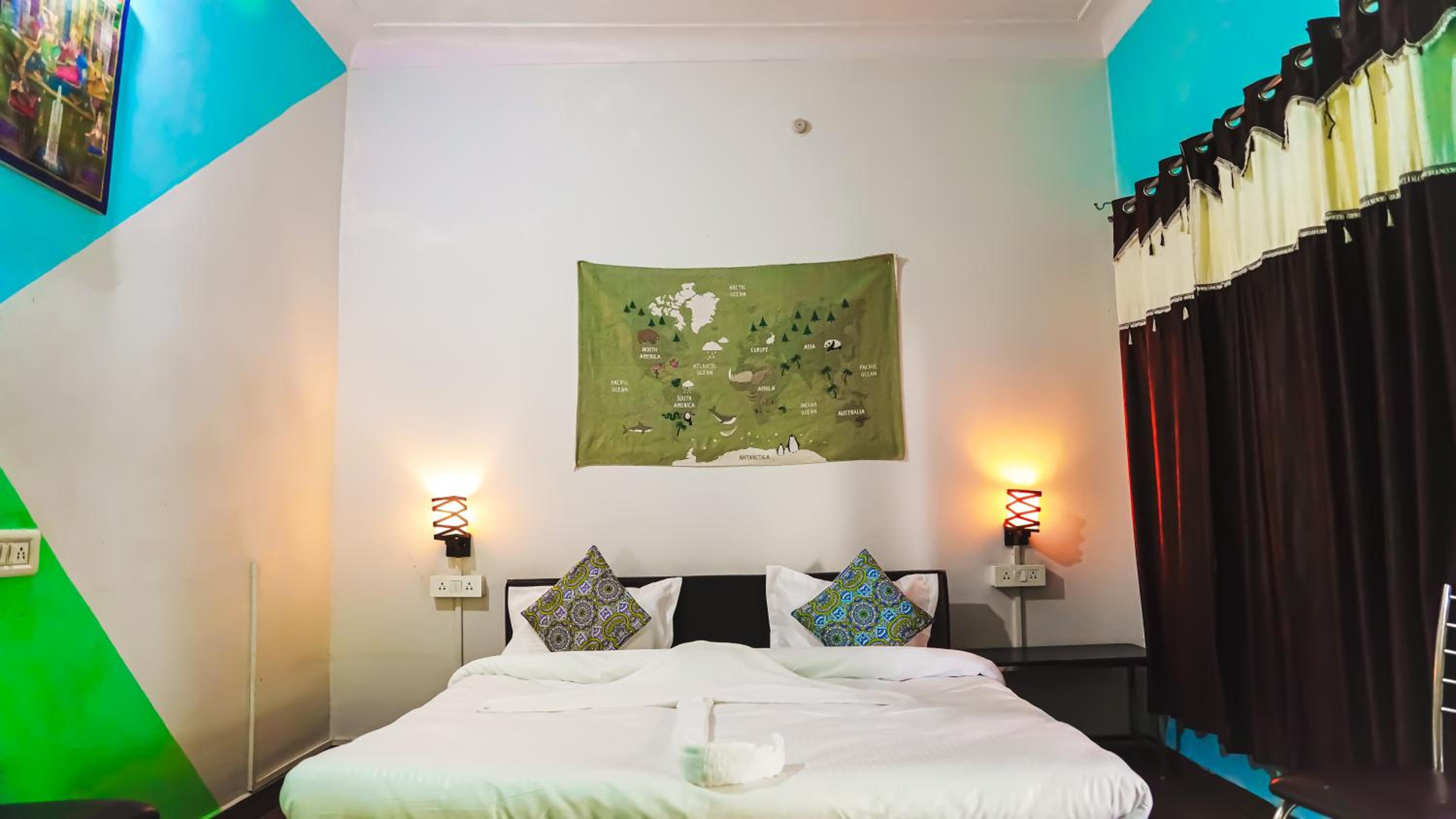 Deluxe Room With Fan photo 3